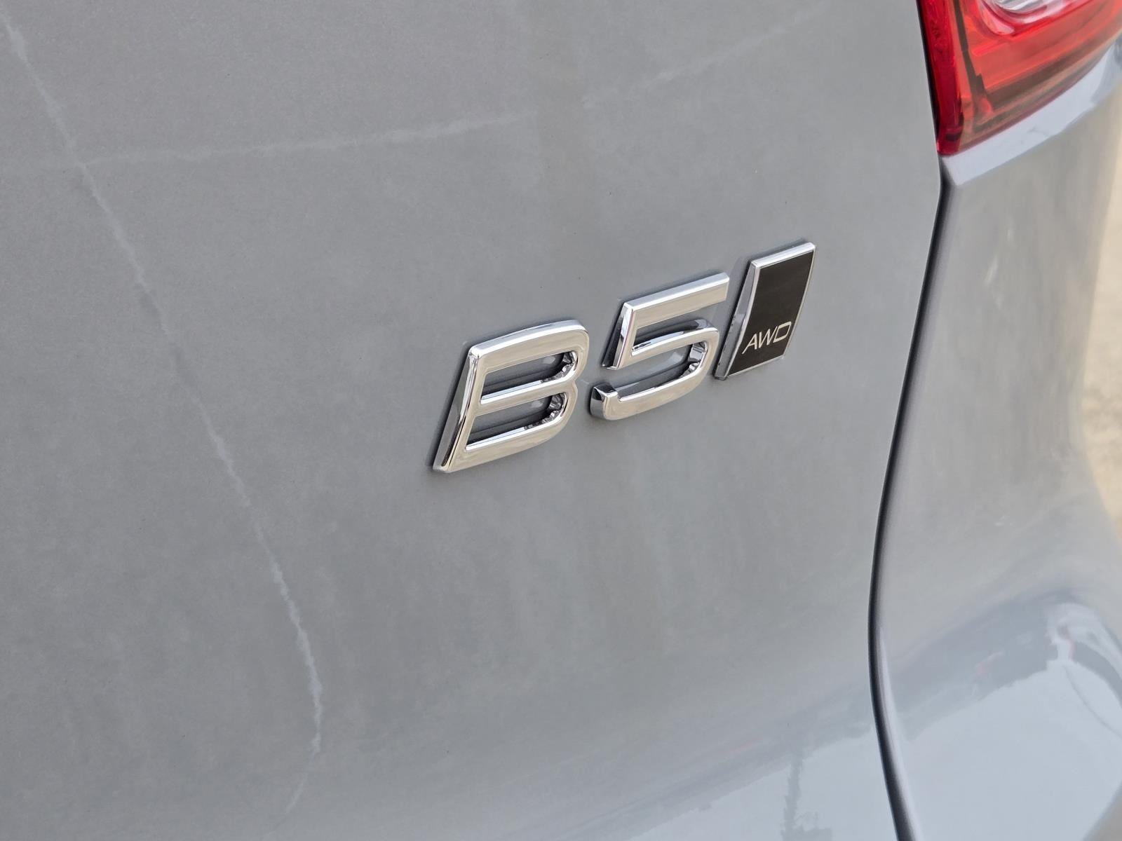 2026 Volvo XC40 Plus - Photo 9