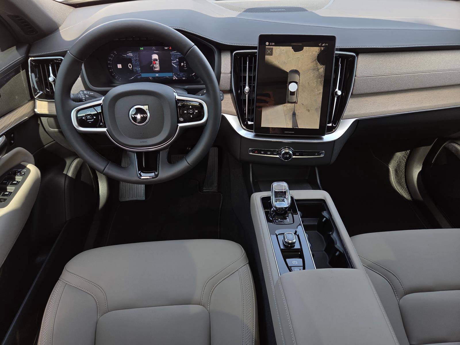 2026 Volvo XC90 Plus - Photo 14
