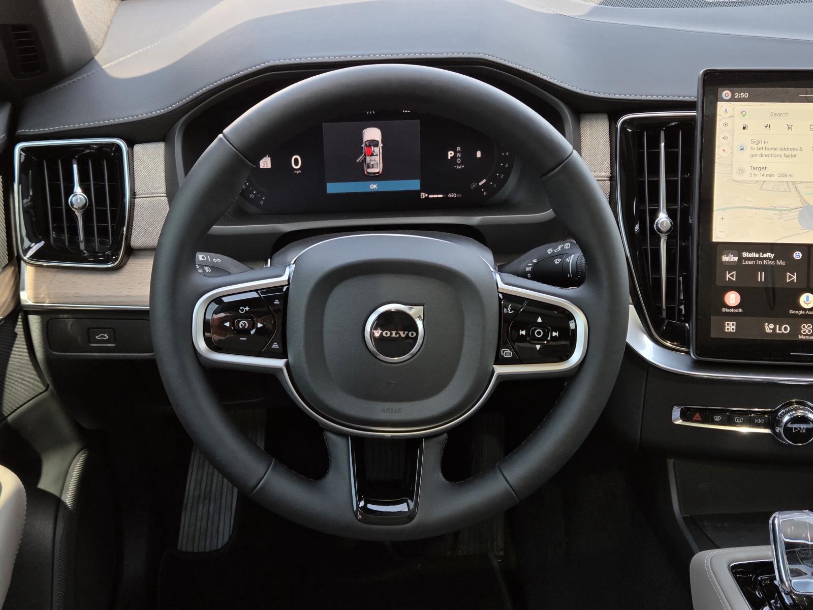 2026 Volvo XC90 Plus - Photo 18
