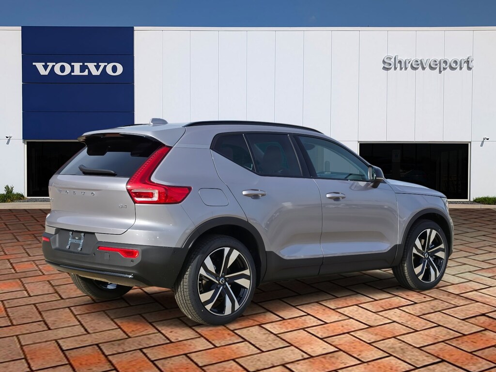 New 2026 Volvo XC40 B4 Plus SUV