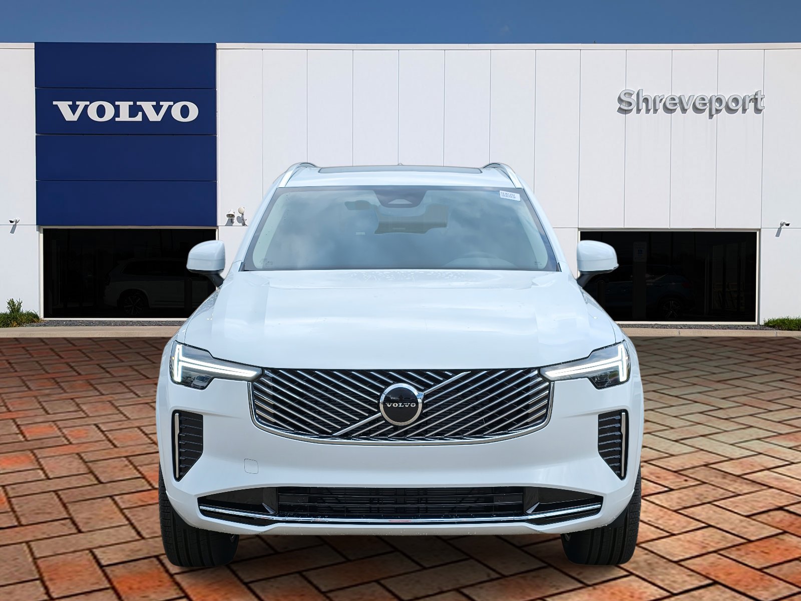 2025 Volvo XC90 AWD Core photo 2