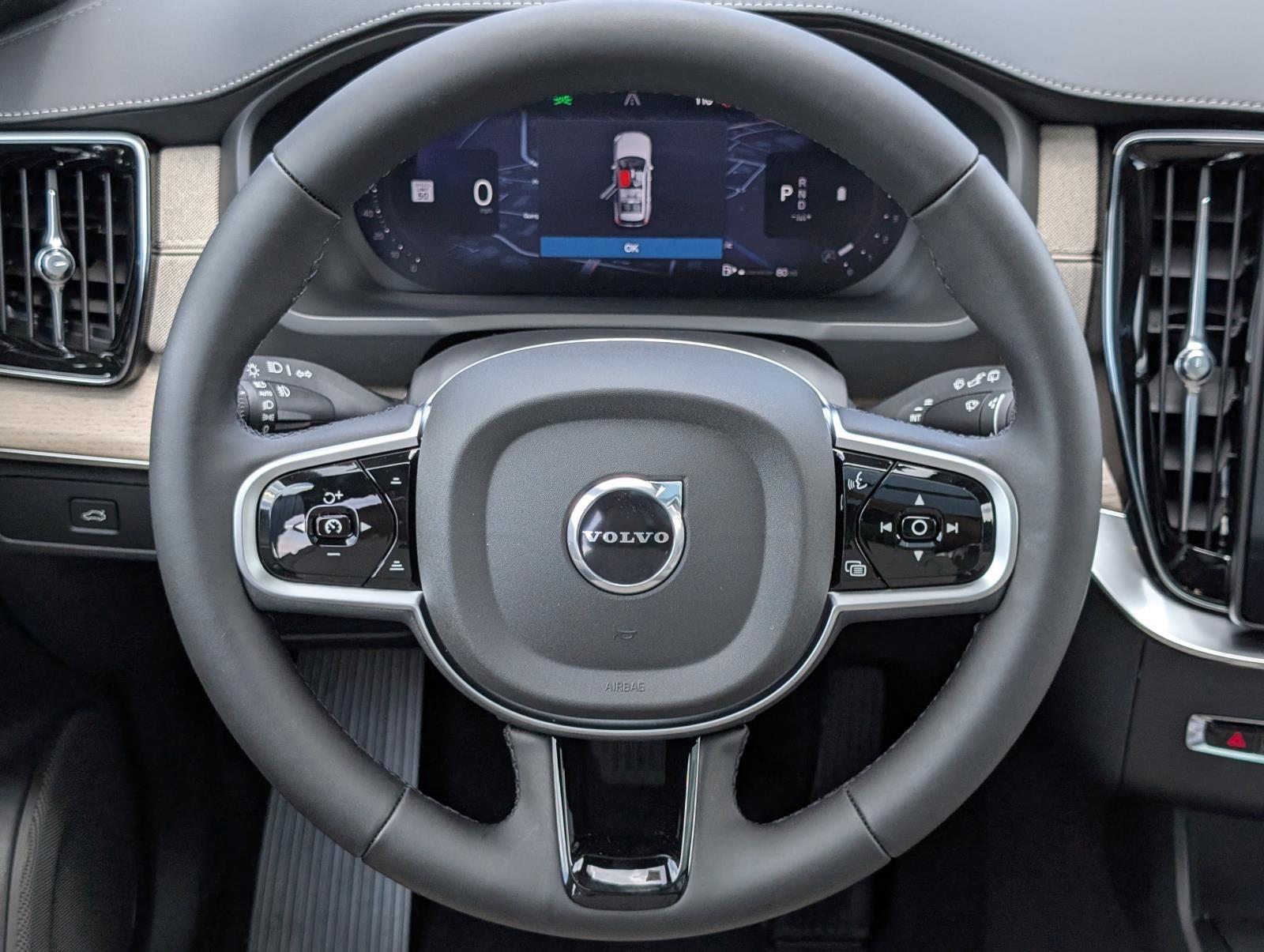 2026 Volvo XC90 Plus - Photo 31