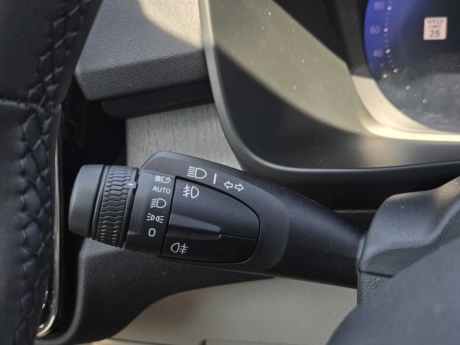 2026 Volvo XC40 Plus - Photo 31