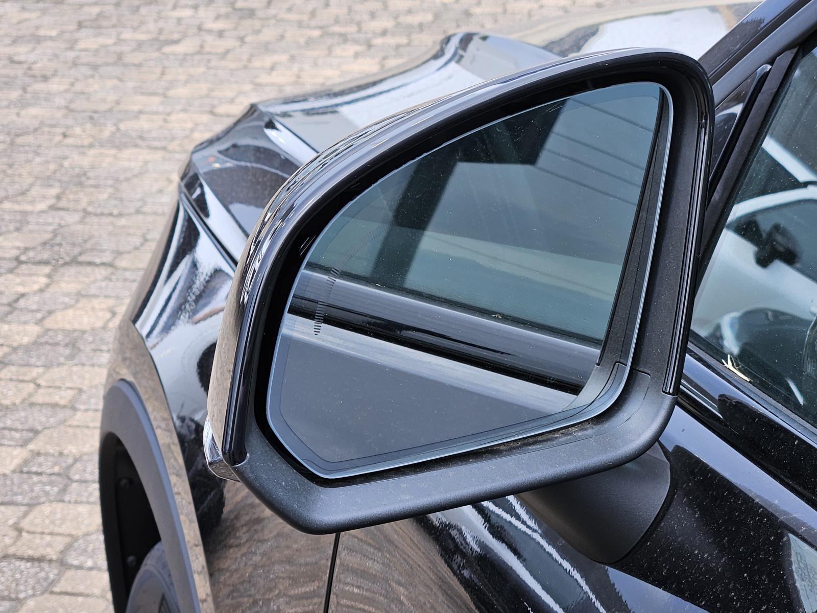 2026 Volvo XC40 Ultra Black Edition - Photo 11