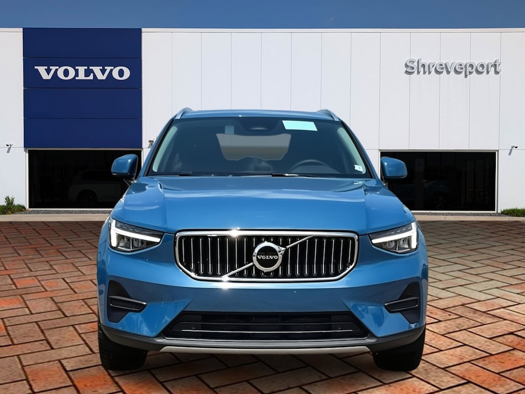 New 2025 Volvo XC40 Core Bright Theme B5 AWD Core Bright Theme