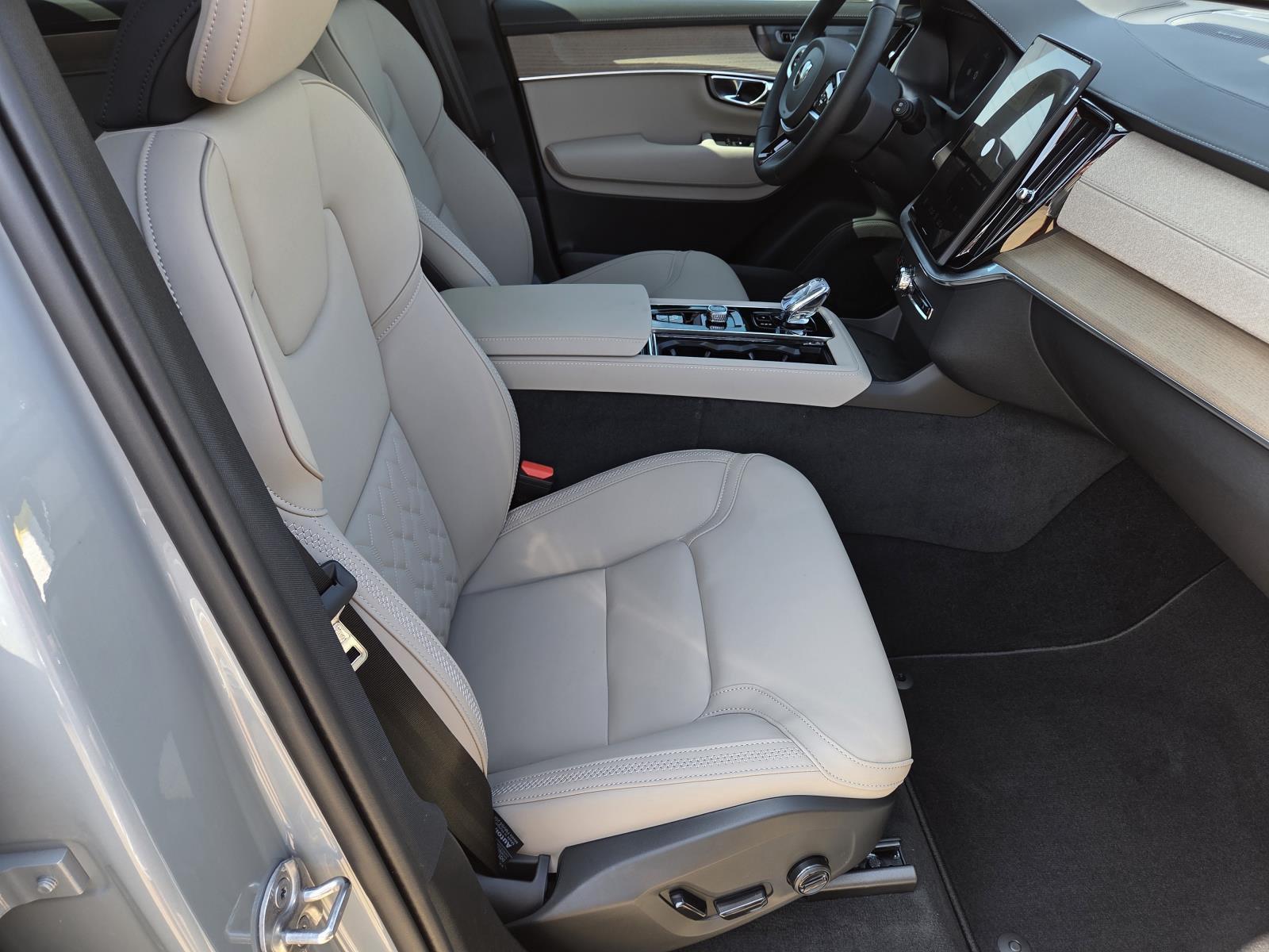 2026 Volvo XC90 Plus - Photo 42