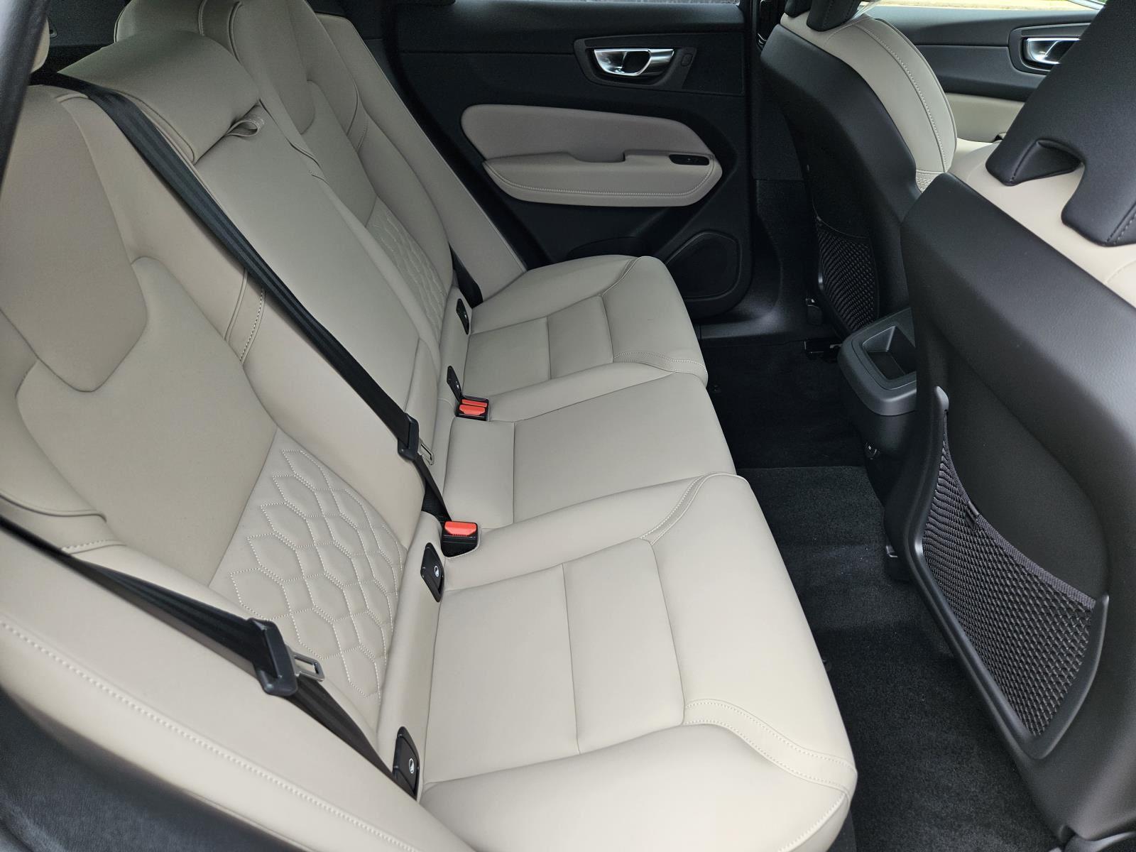 2026 Volvo XC60 Plus - Photo 36