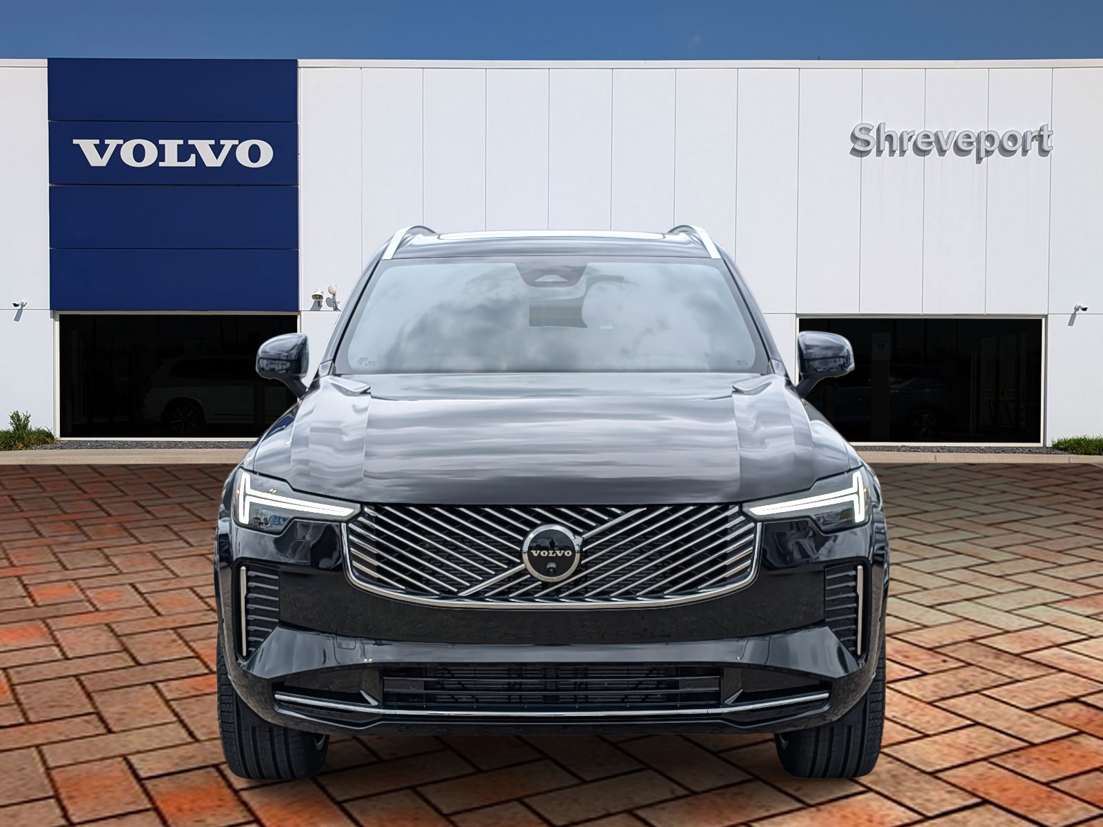2025 Volvo XC90 AWD Plus photo 2