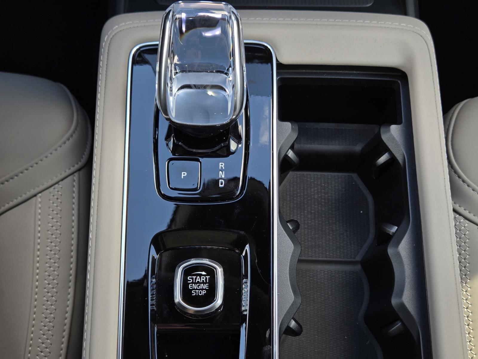 2026 Volvo XC90 Plus - Photo 21