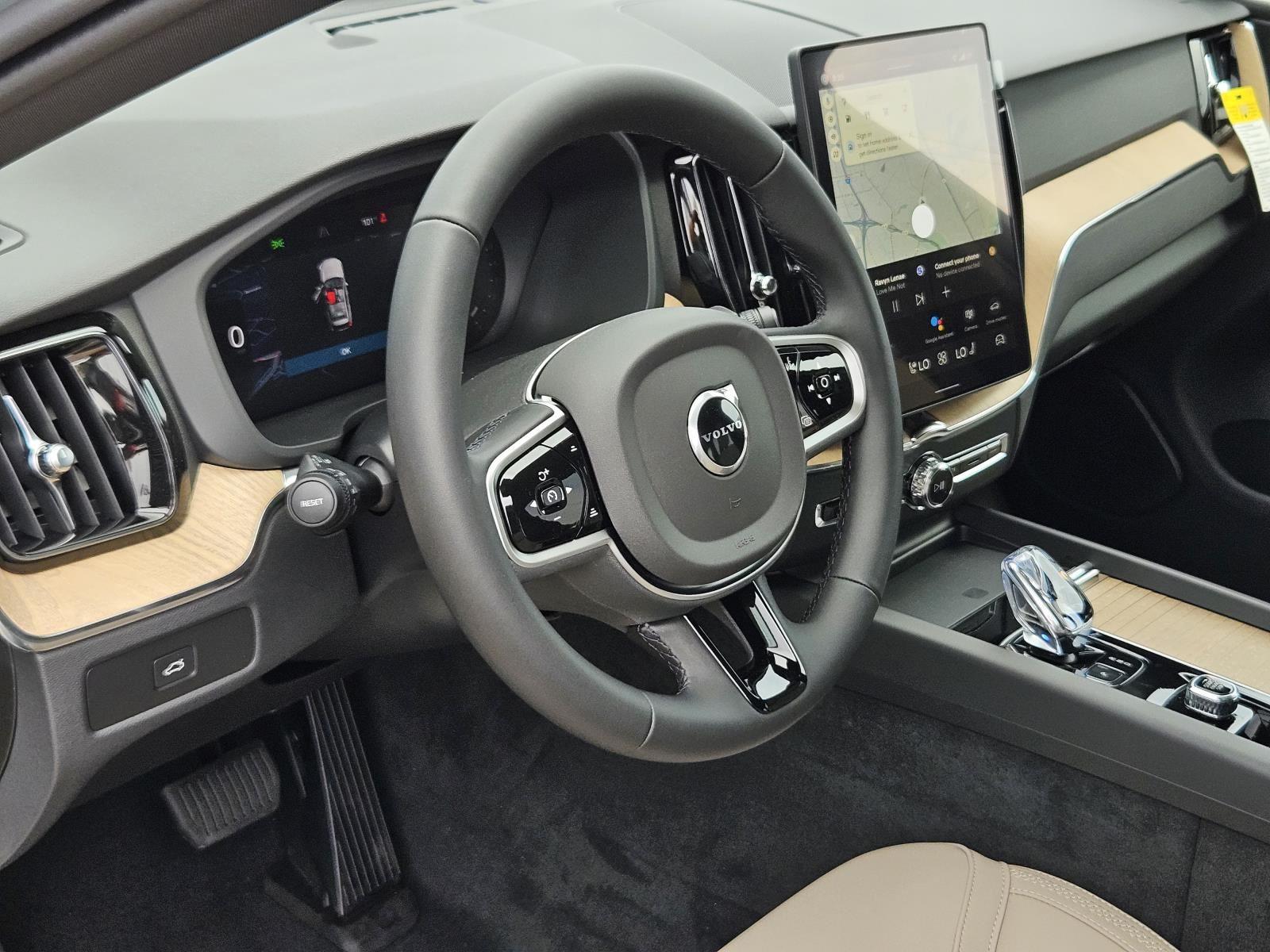 2026 Volvo XC60 Plus - Photo 25