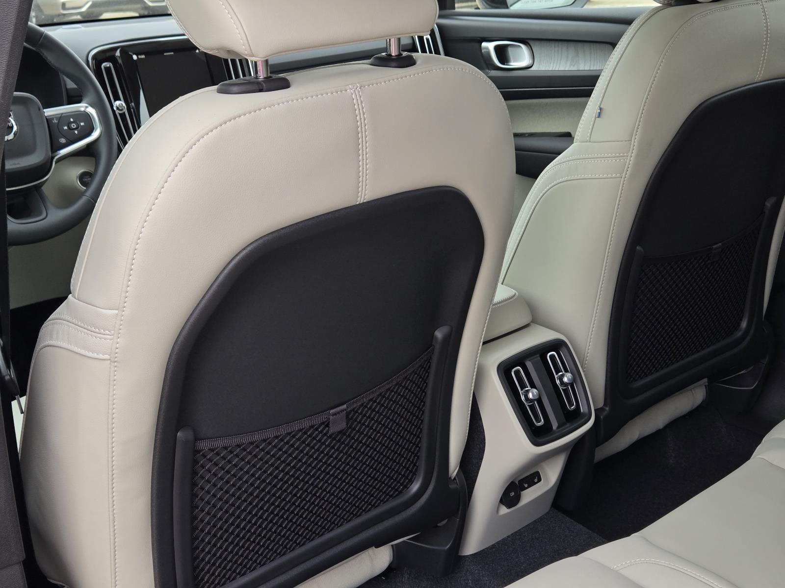 2026 Volvo XC40 Plus - Photo 25