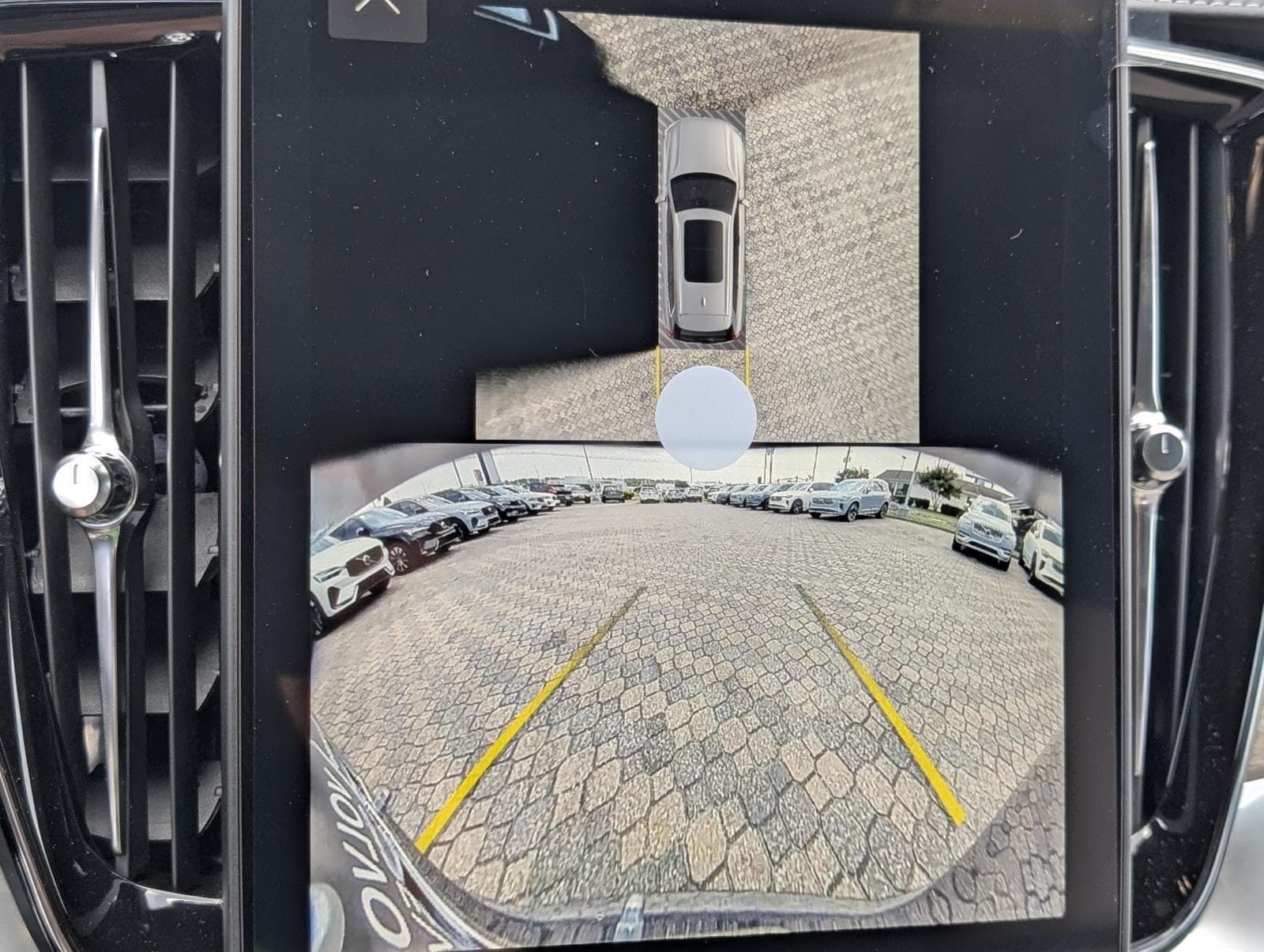 2026 Volvo XC90 Plus - Photo 17