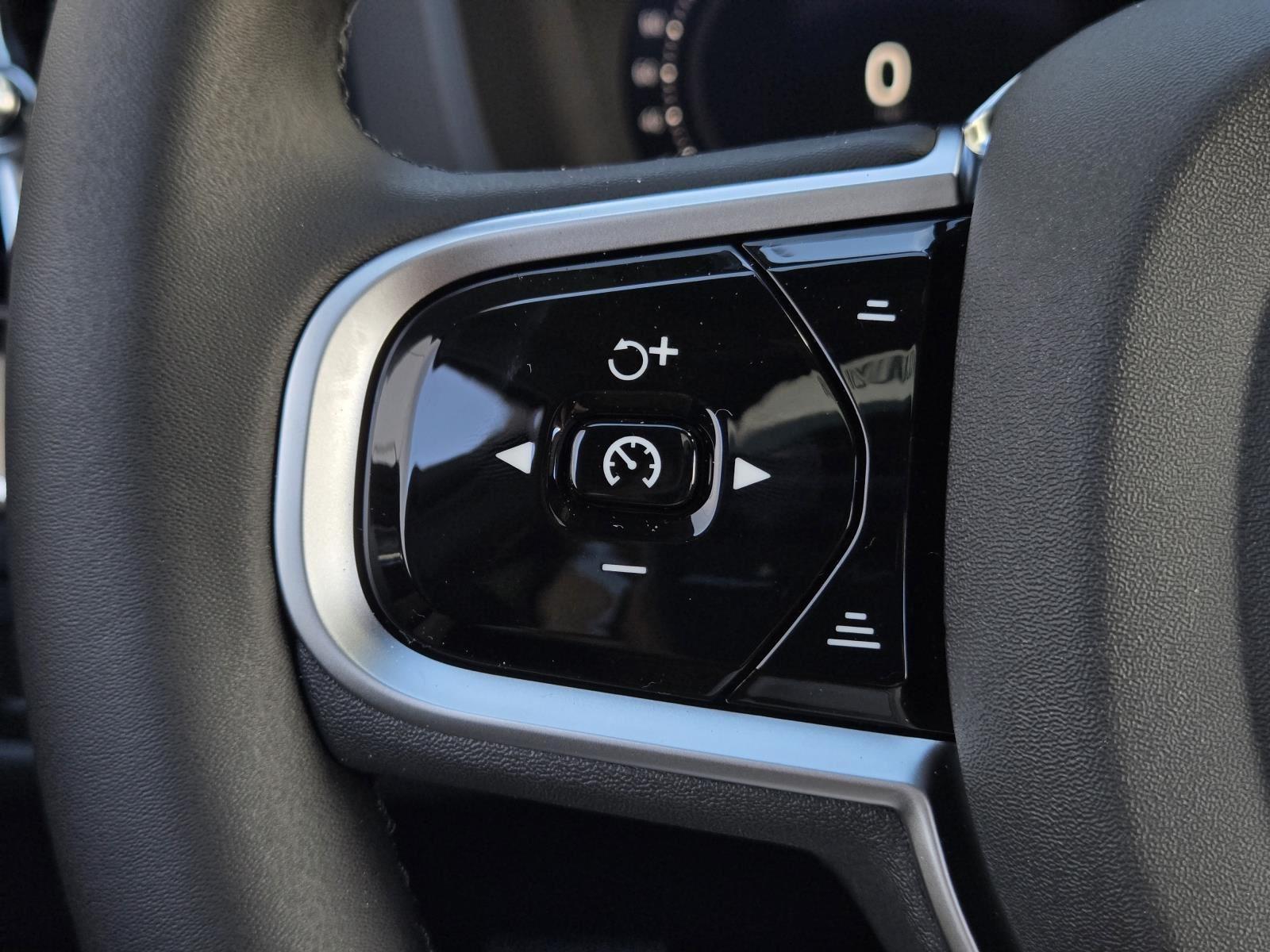 2026 Volvo XC60 Plus - Photo 15