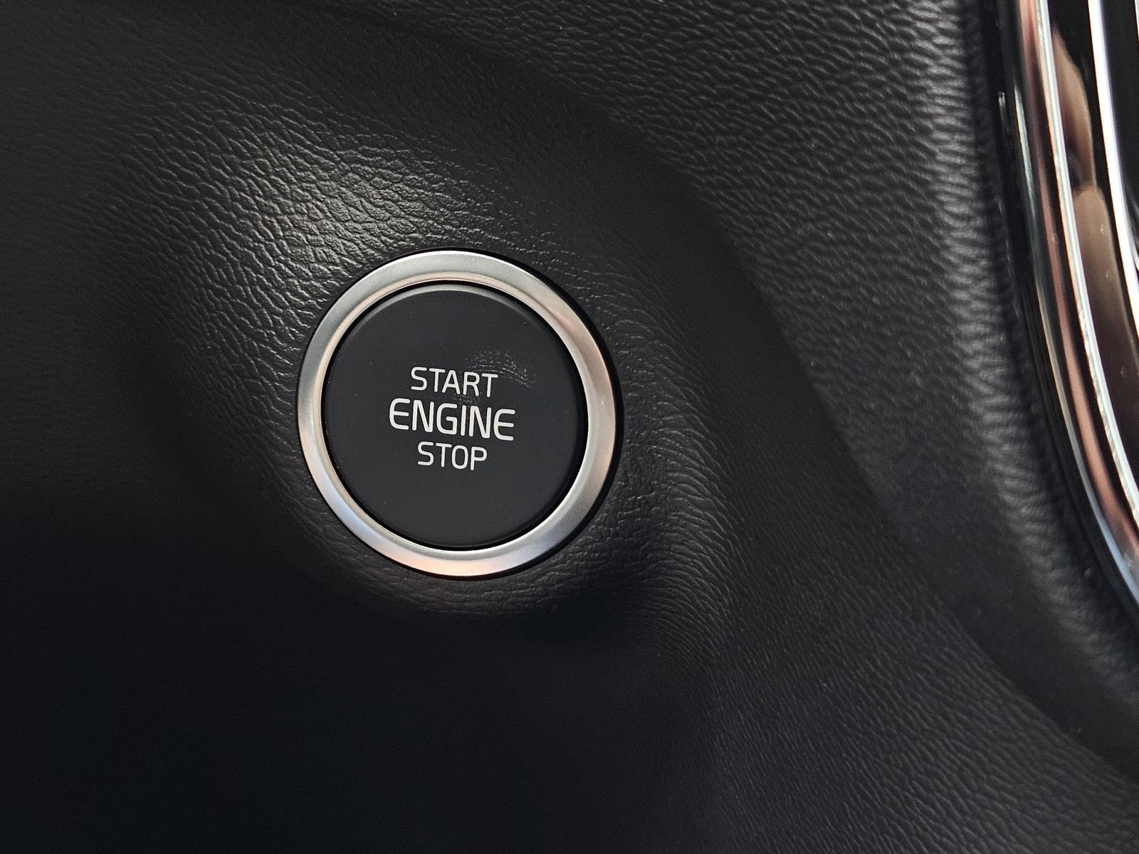 2026 Volvo XC40 Ultra Black Edition - Photo 16