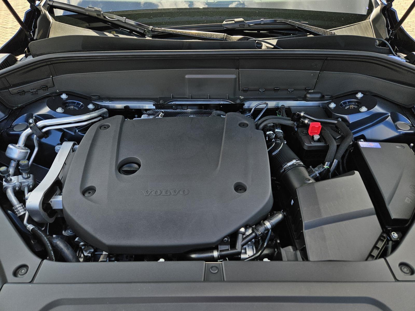 2026 Volvo XC90 Plus - Photo 14