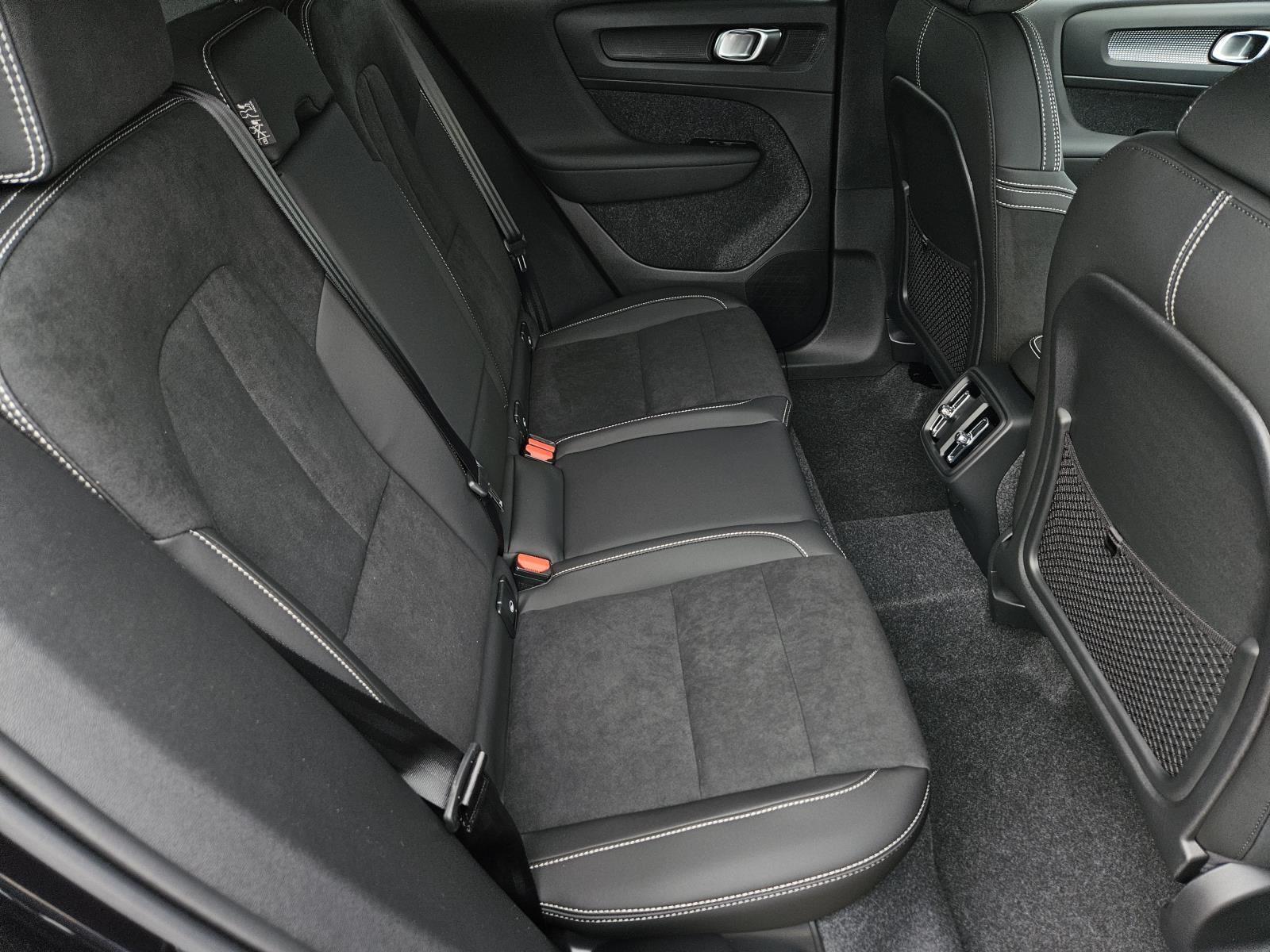 2026 Volvo XC40 Ultra Black Edition - Photo 34