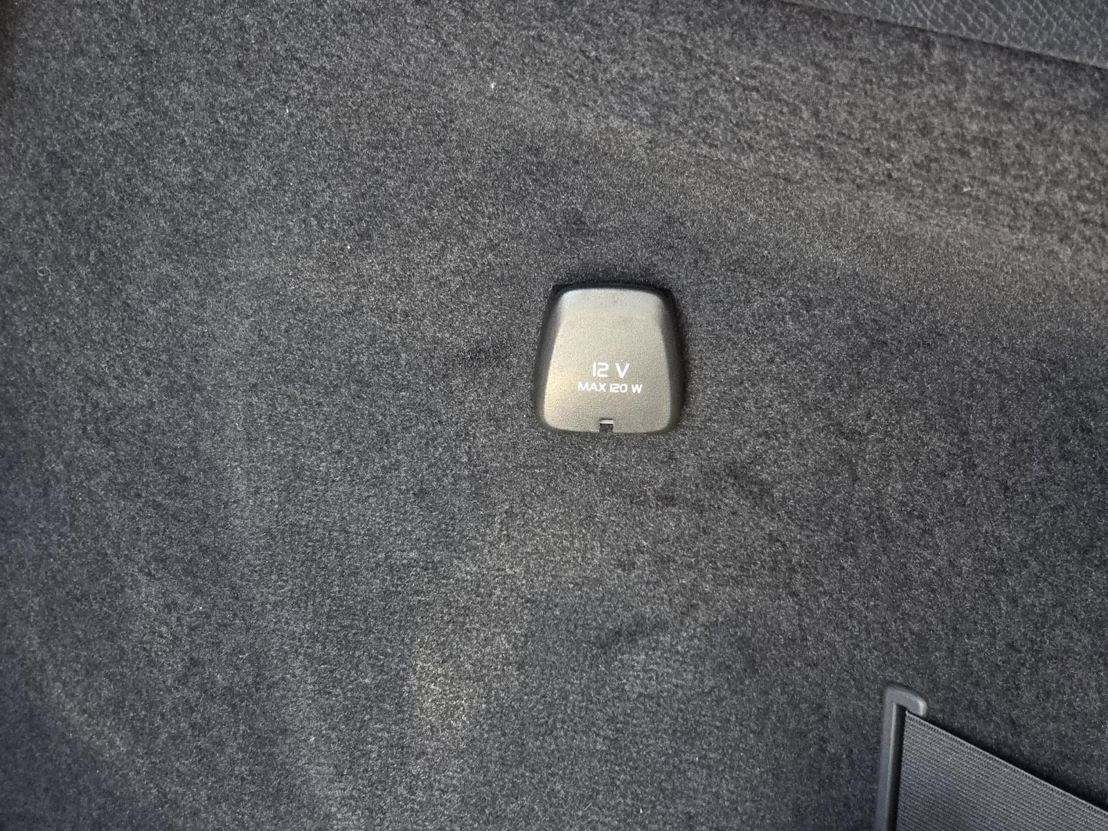 2026 Volvo XC90 Plus - Photo 12