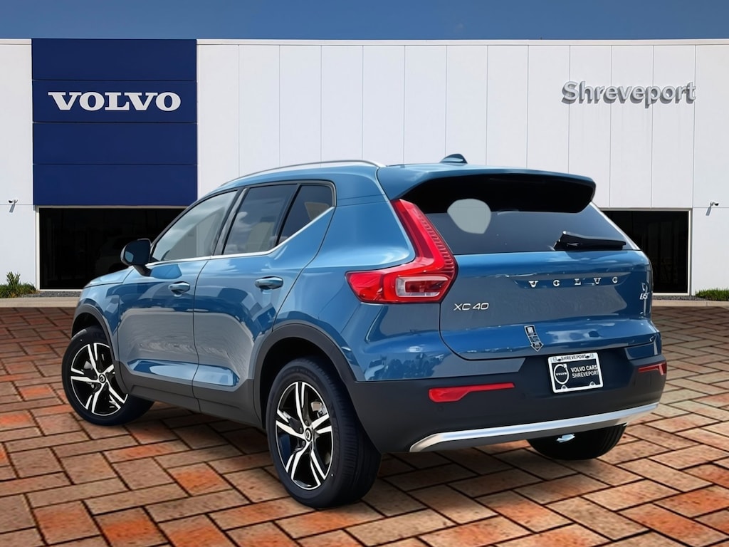 New 2025 Volvo XC40 Core Bright Theme B5 AWD Core Bright Theme