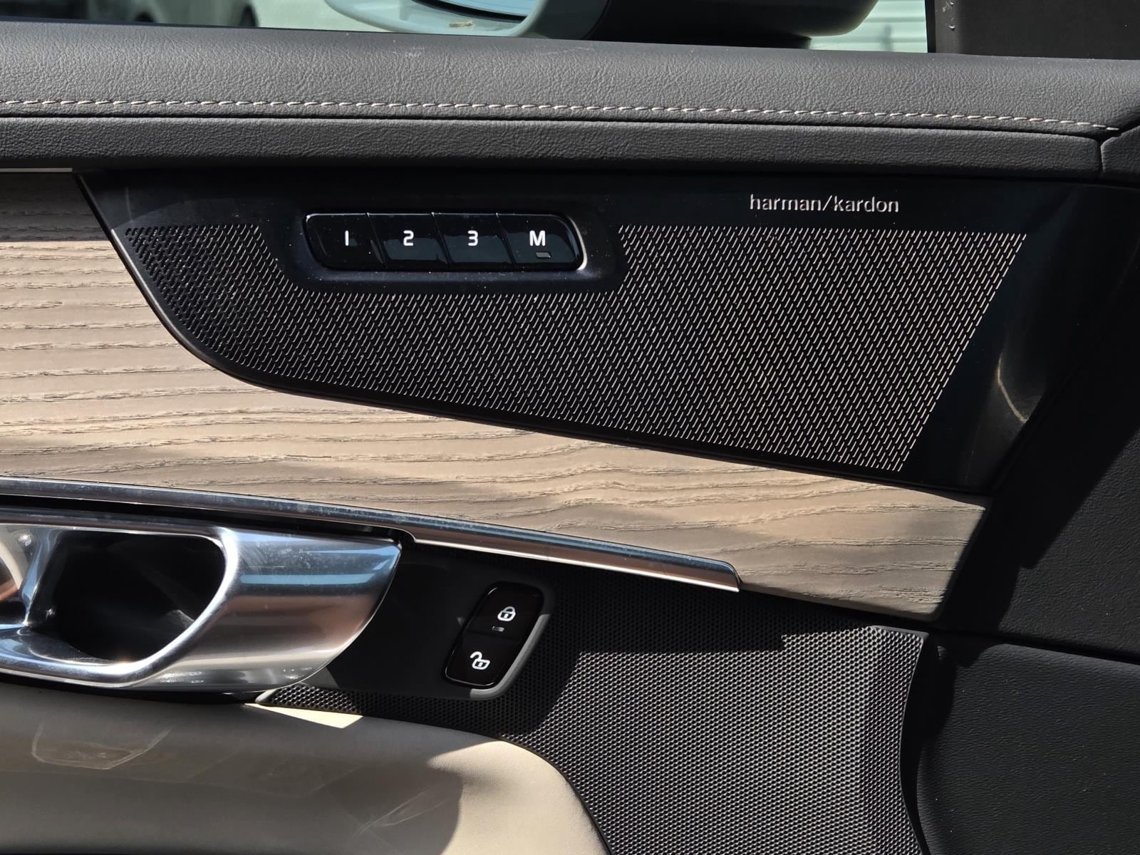 2026 Volvo XC90 Plus - Photo 32