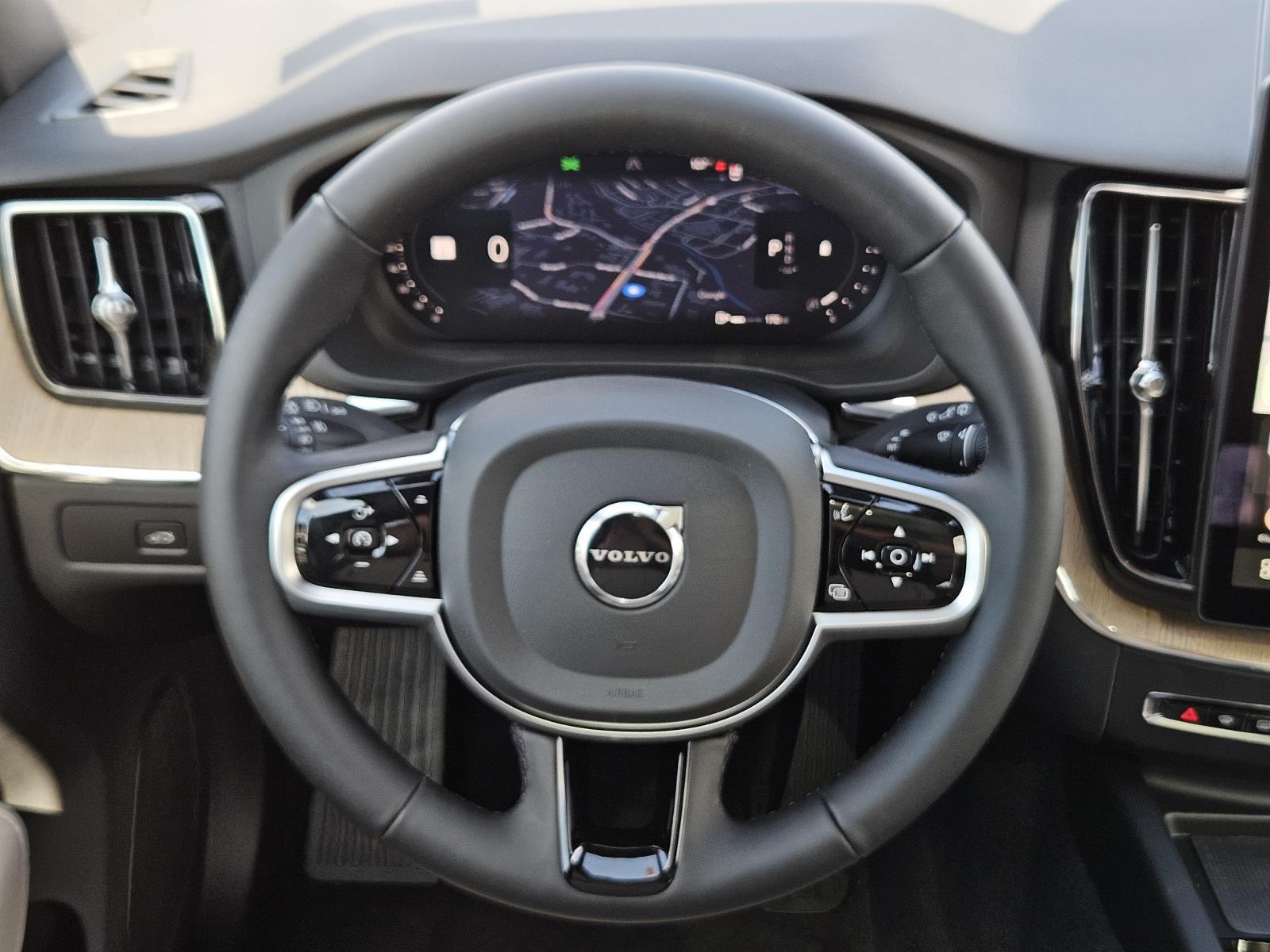 2026 Volvo XC60 Plus - Photo 36