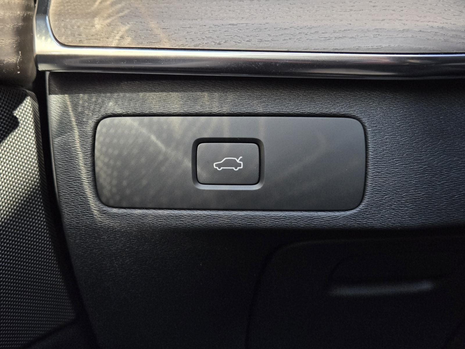 2026 Volvo XC90 Plus - Photo 13