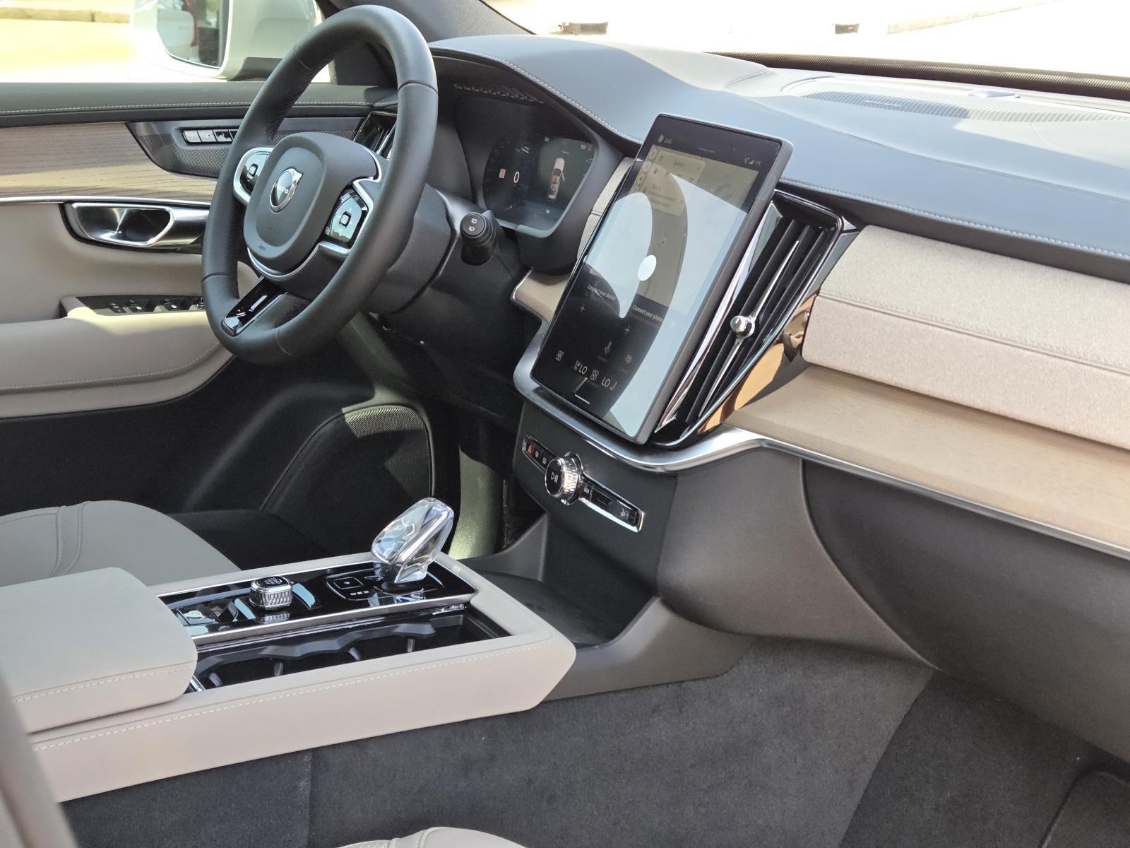 2026 Volvo XC90 Plus - Photo 43