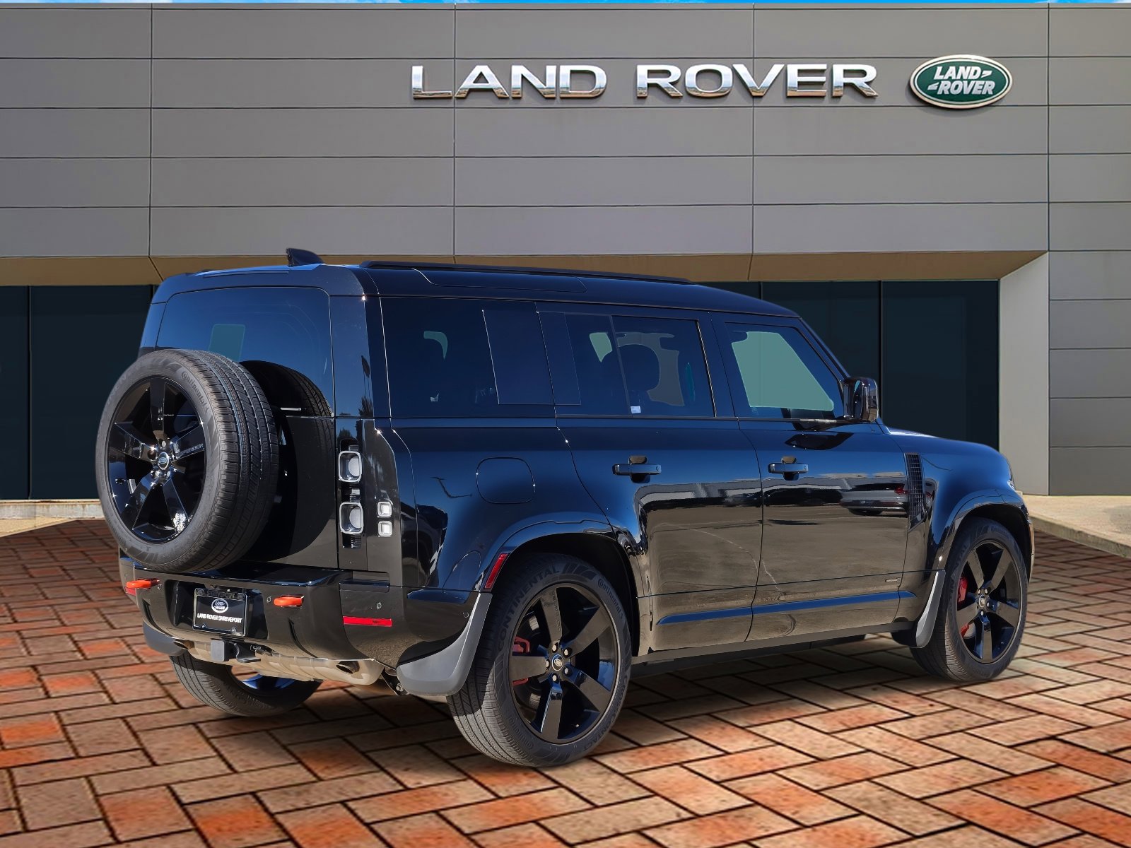 2025 Land Rover Defender 110 photo 2