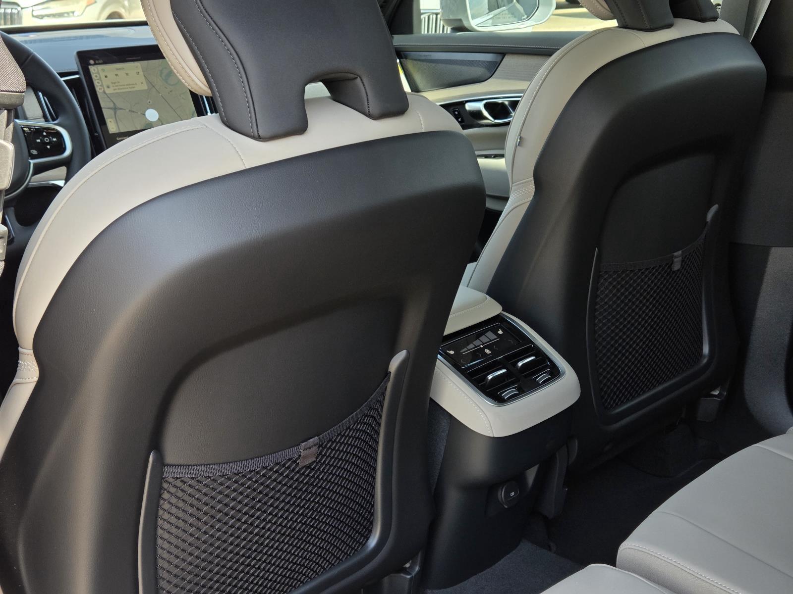 2026 Volvo XC90 Plus - Photo 38