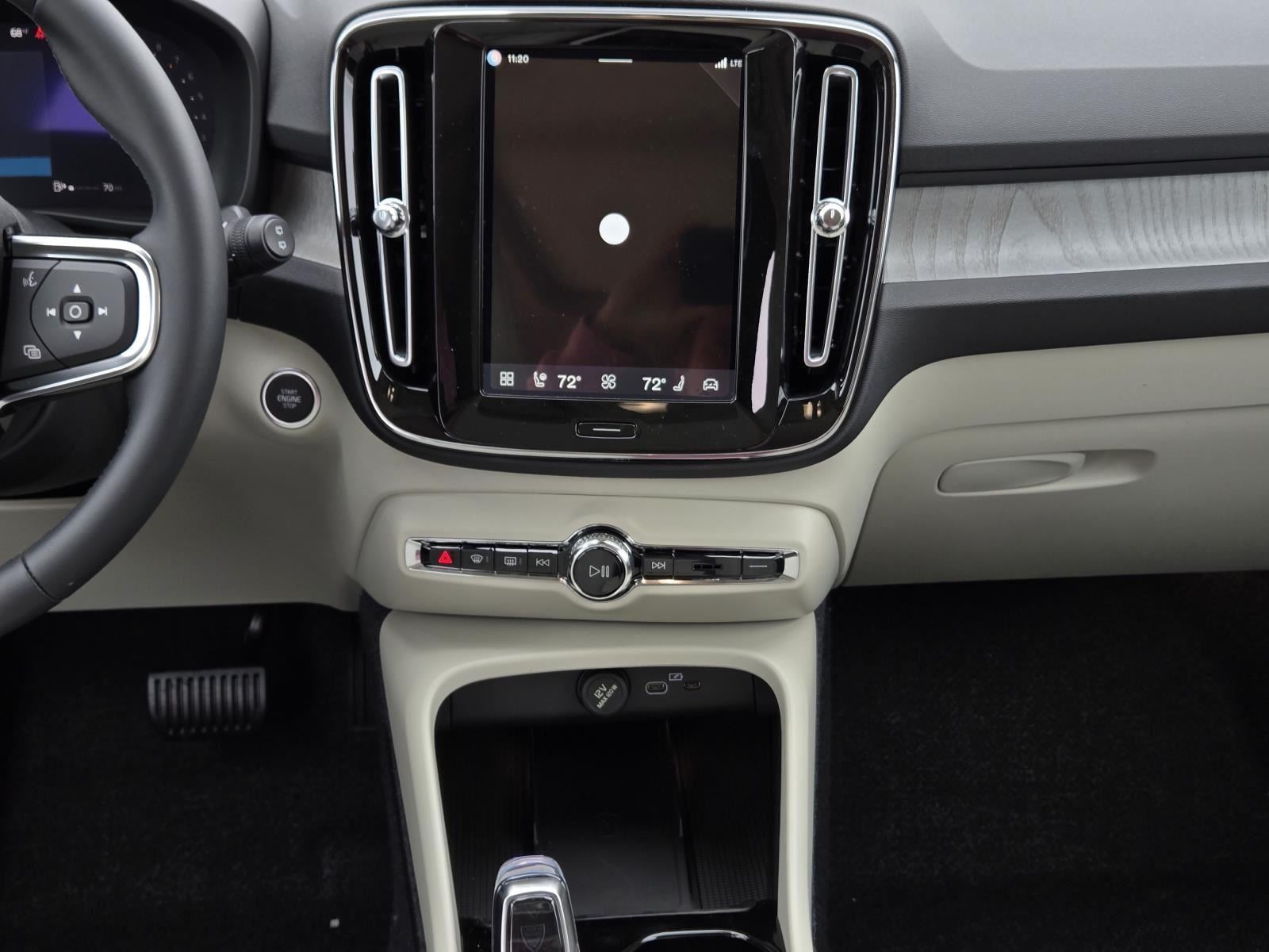 2026 Volvo XC40 Plus - Photo 27