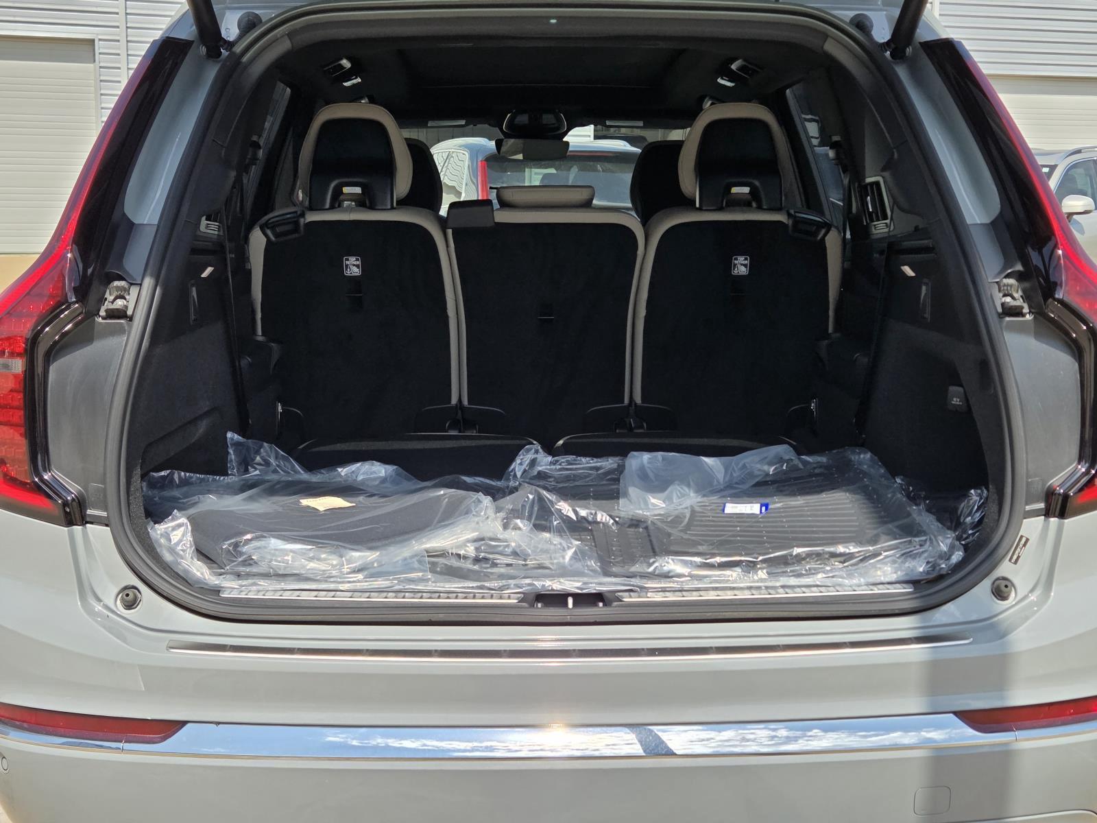 2026 Volvo XC90 Plus - Photo 10