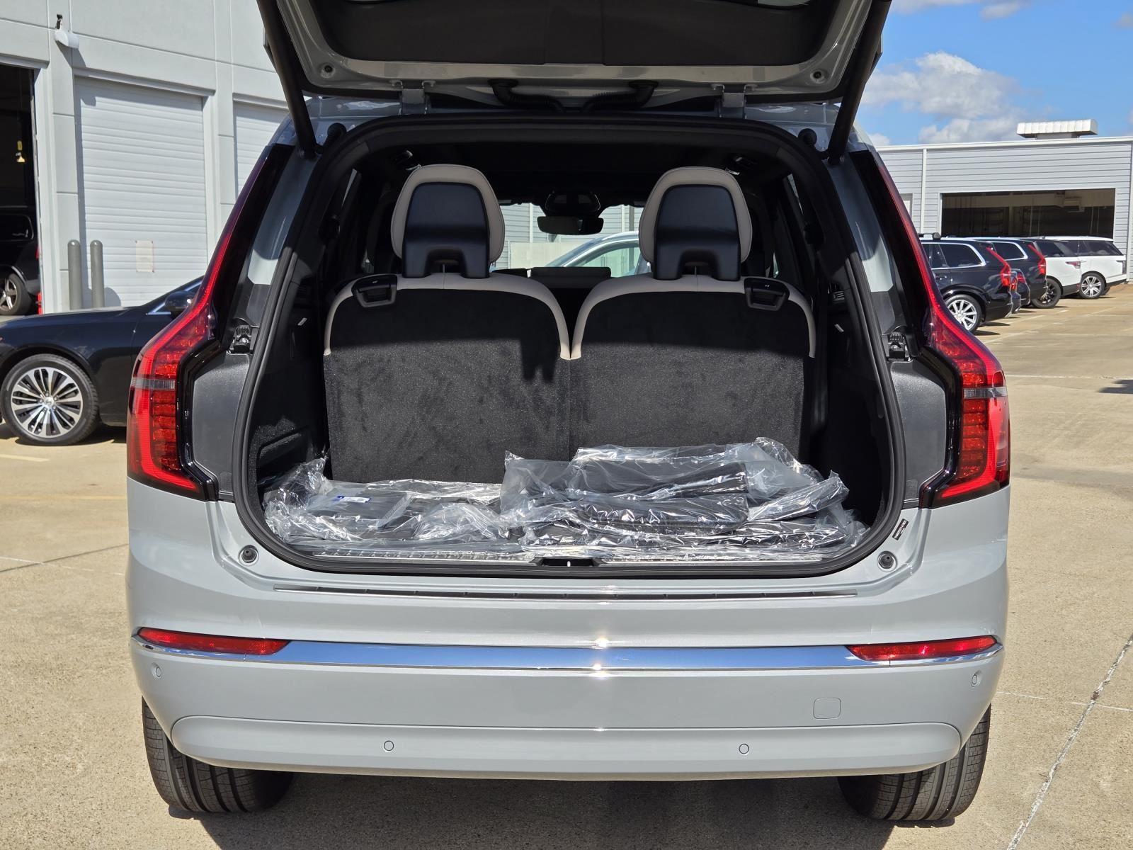 2026 Volvo XC90 Plus - Photo 11