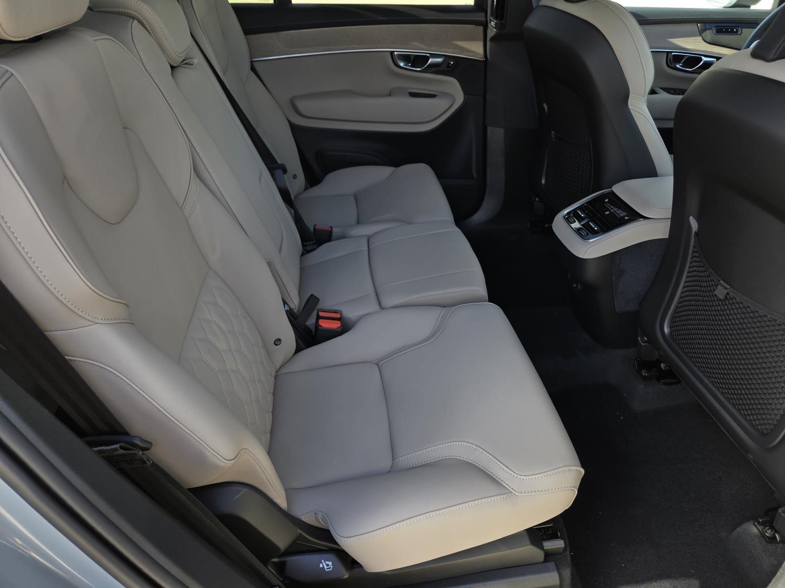 2026 Volvo XC90 Plus - Photo 36