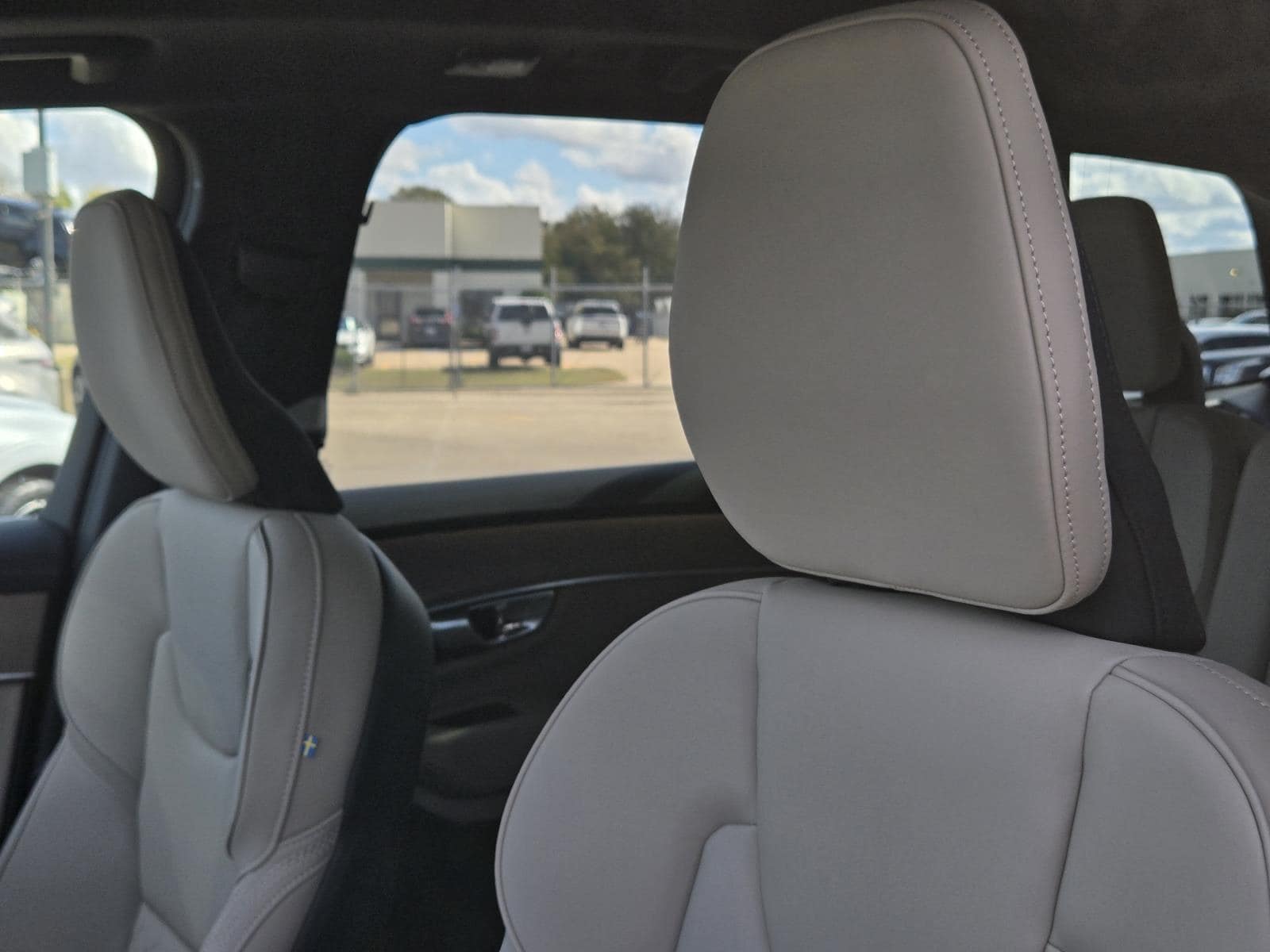 2026 Volvo XC90 Plus - Photo 26