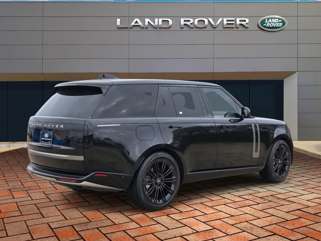 Used 2024 Land Rover Range Rover P400 SE SUV