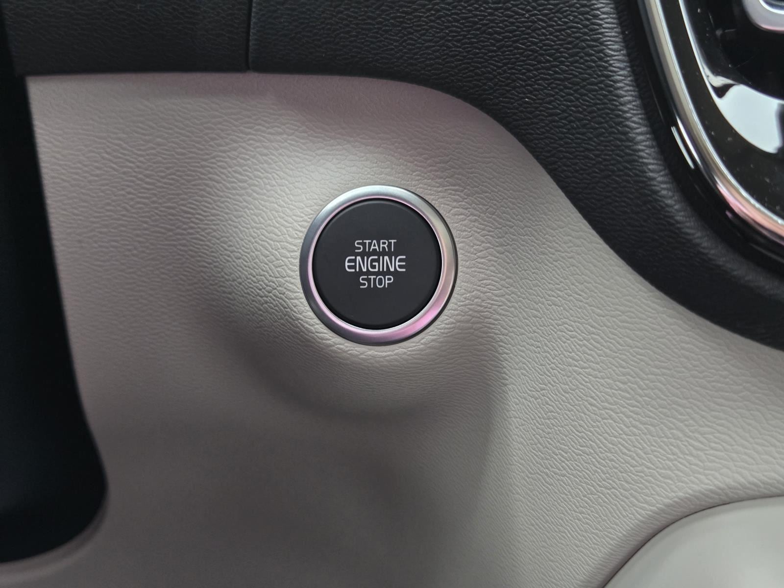 2026 Volvo XC40 Plus - Photo 15
