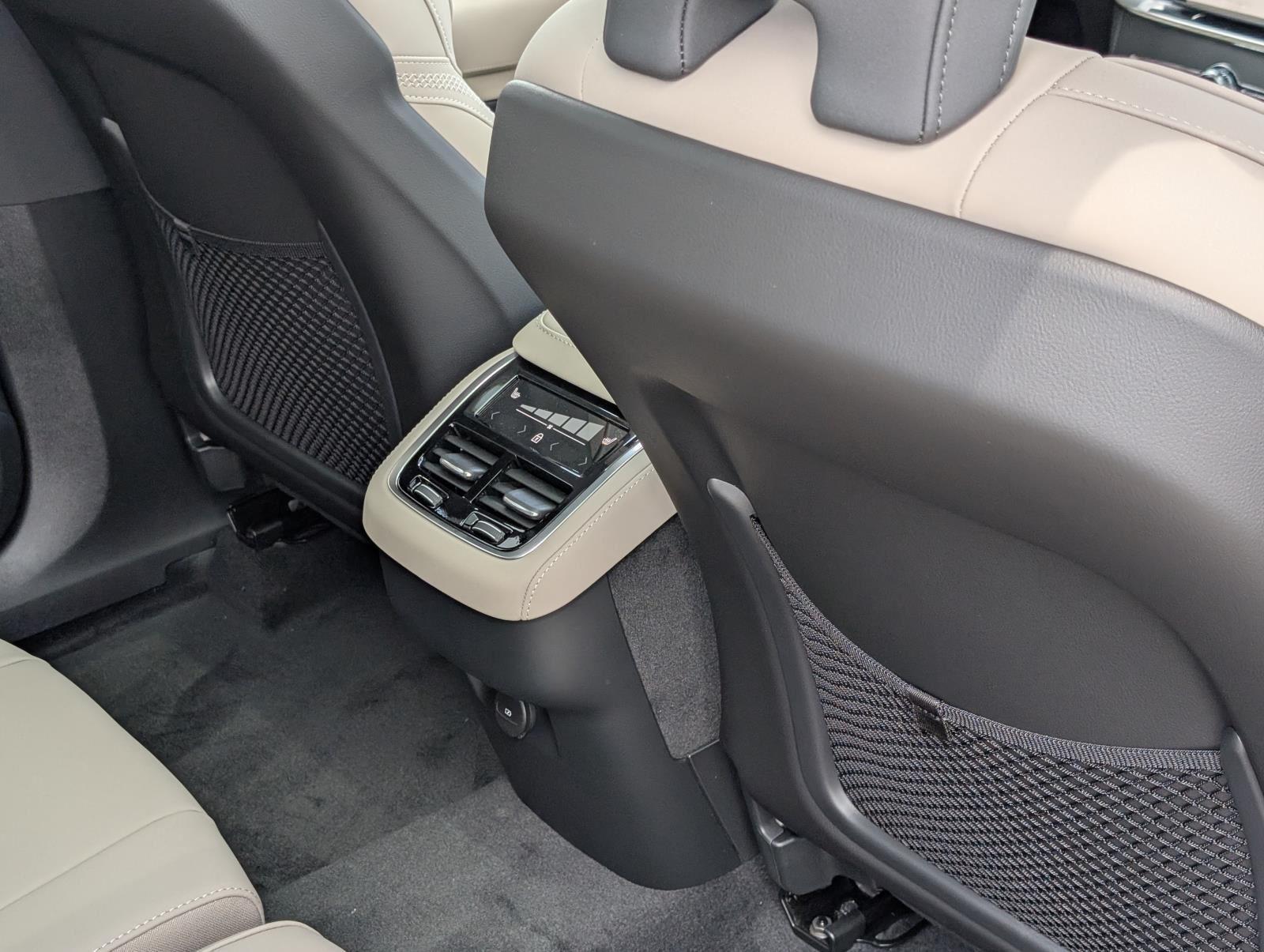 2026 Volvo XC90 Plus - Photo 34