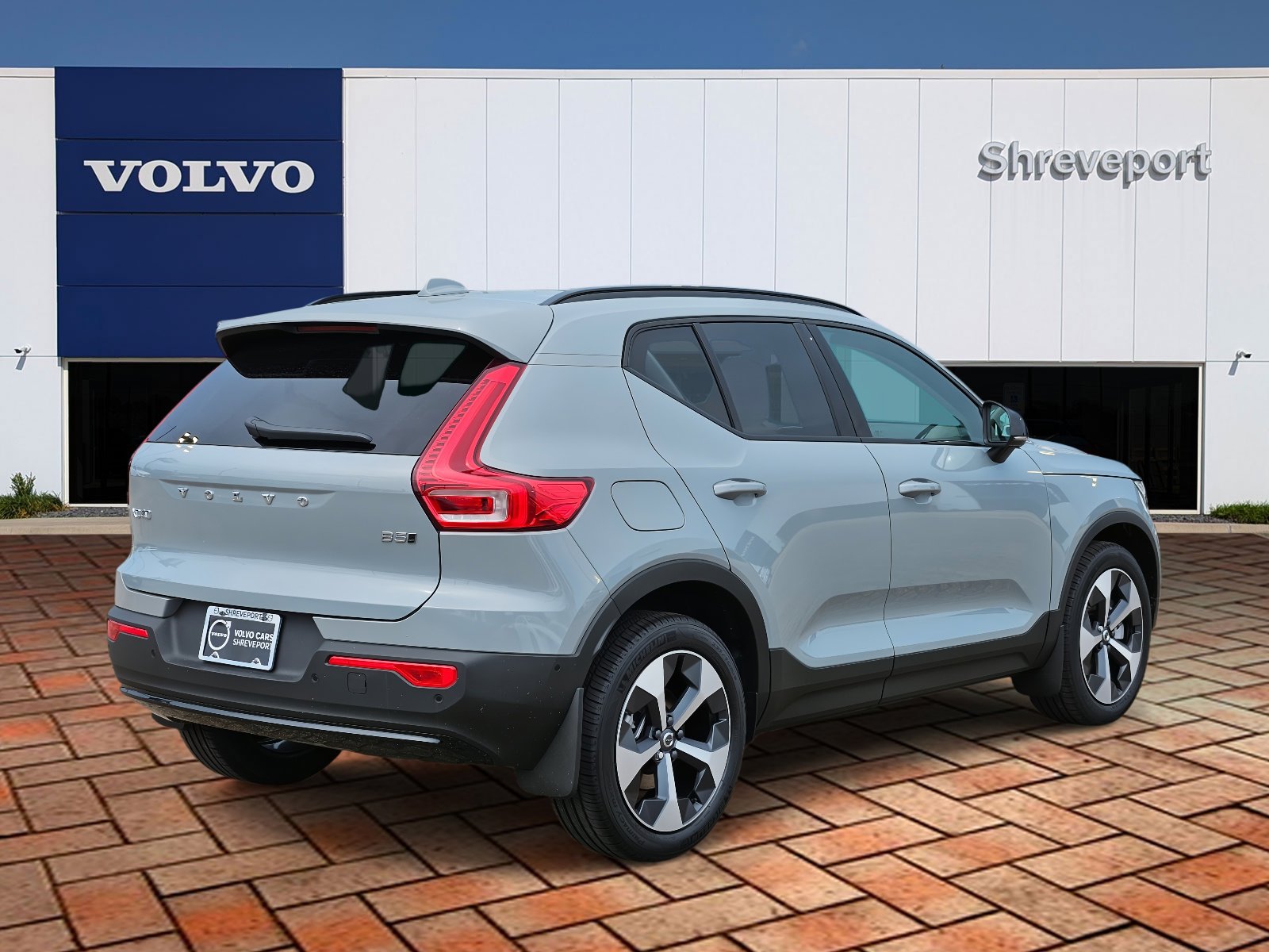 2026 Volvo XC40 AWD Plus photo 4