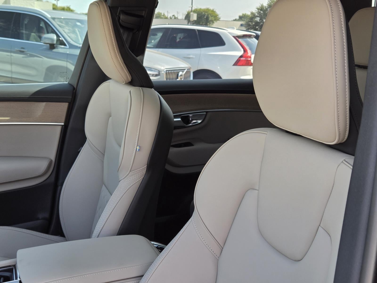2026 Volvo XC90 Plus - Photo 34