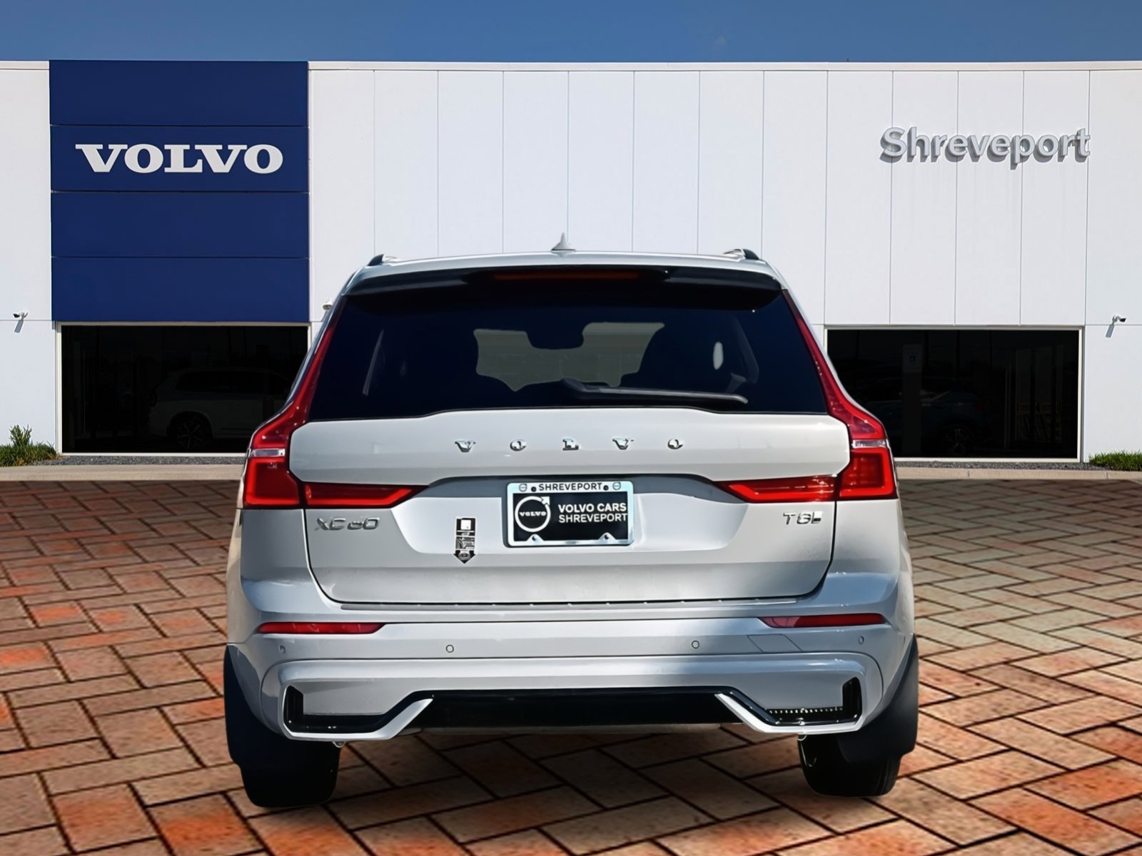 2025 Volvo XC60 Hybrid T8 Plus photo 4
