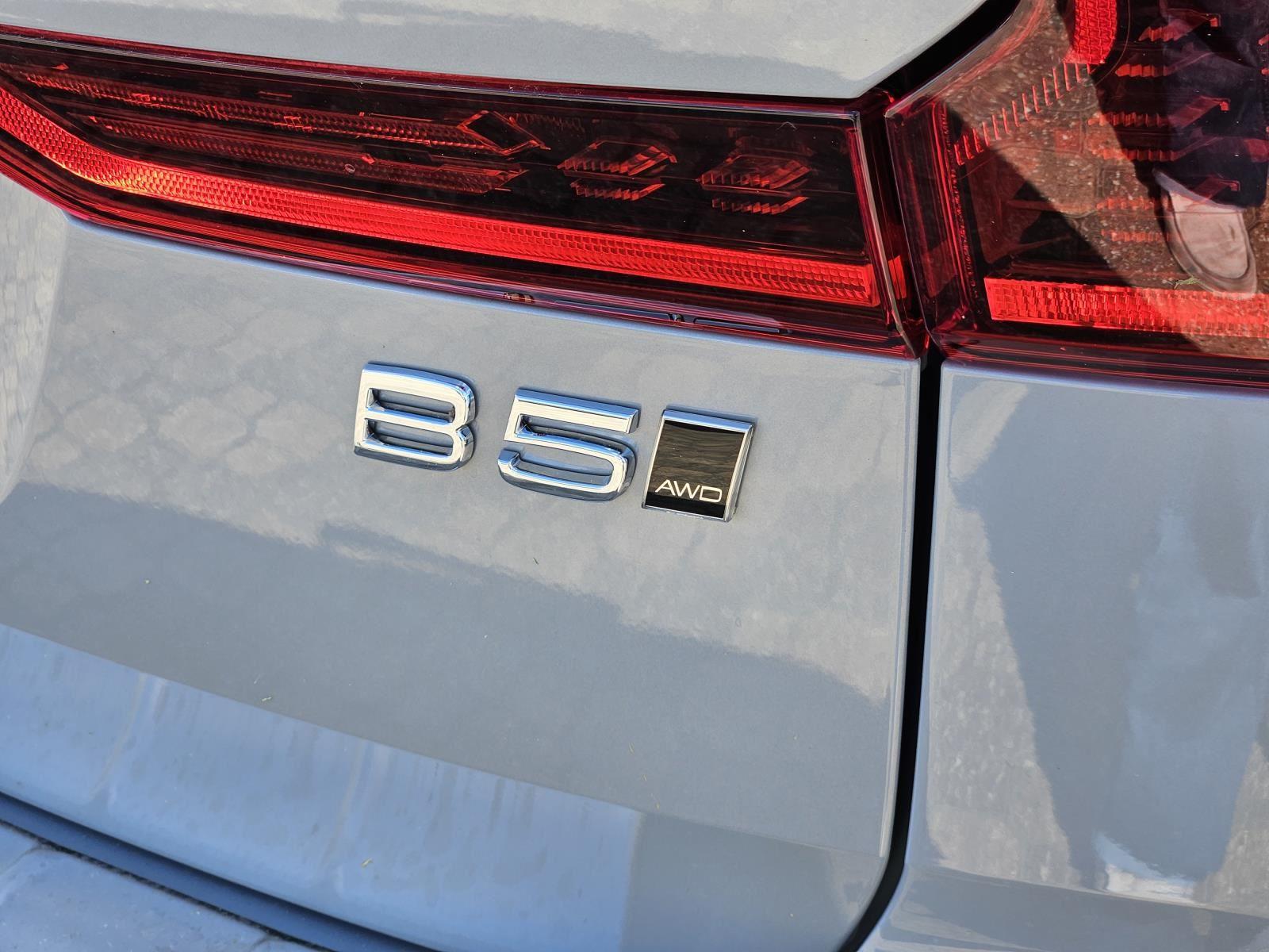 2026 Volvo XC60 Plus - Photo 10