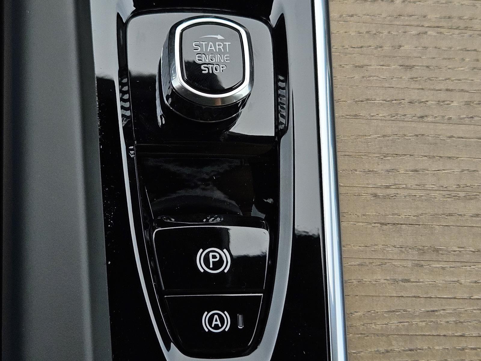 2026 Volvo XC60 Plus - Photo 20