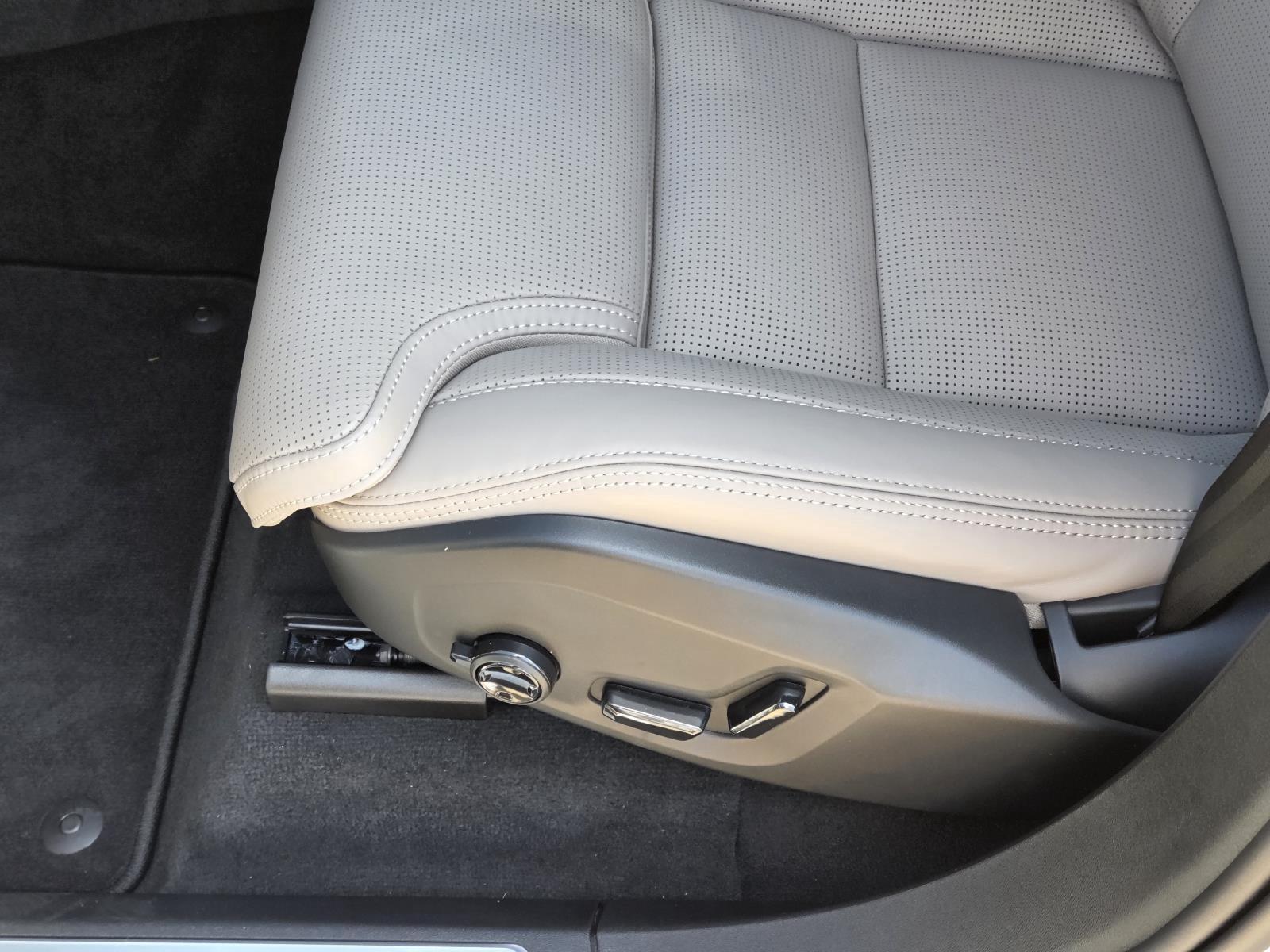 2026 Volvo XC90 Ultra - Photo 35