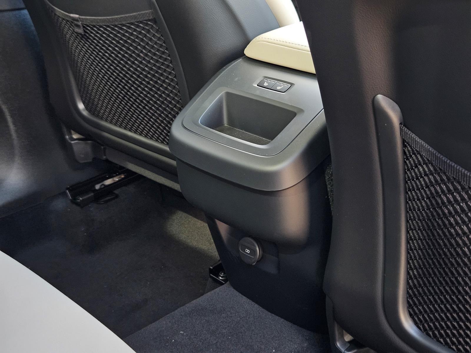 2026 Volvo XC60 Plus - Photo 38