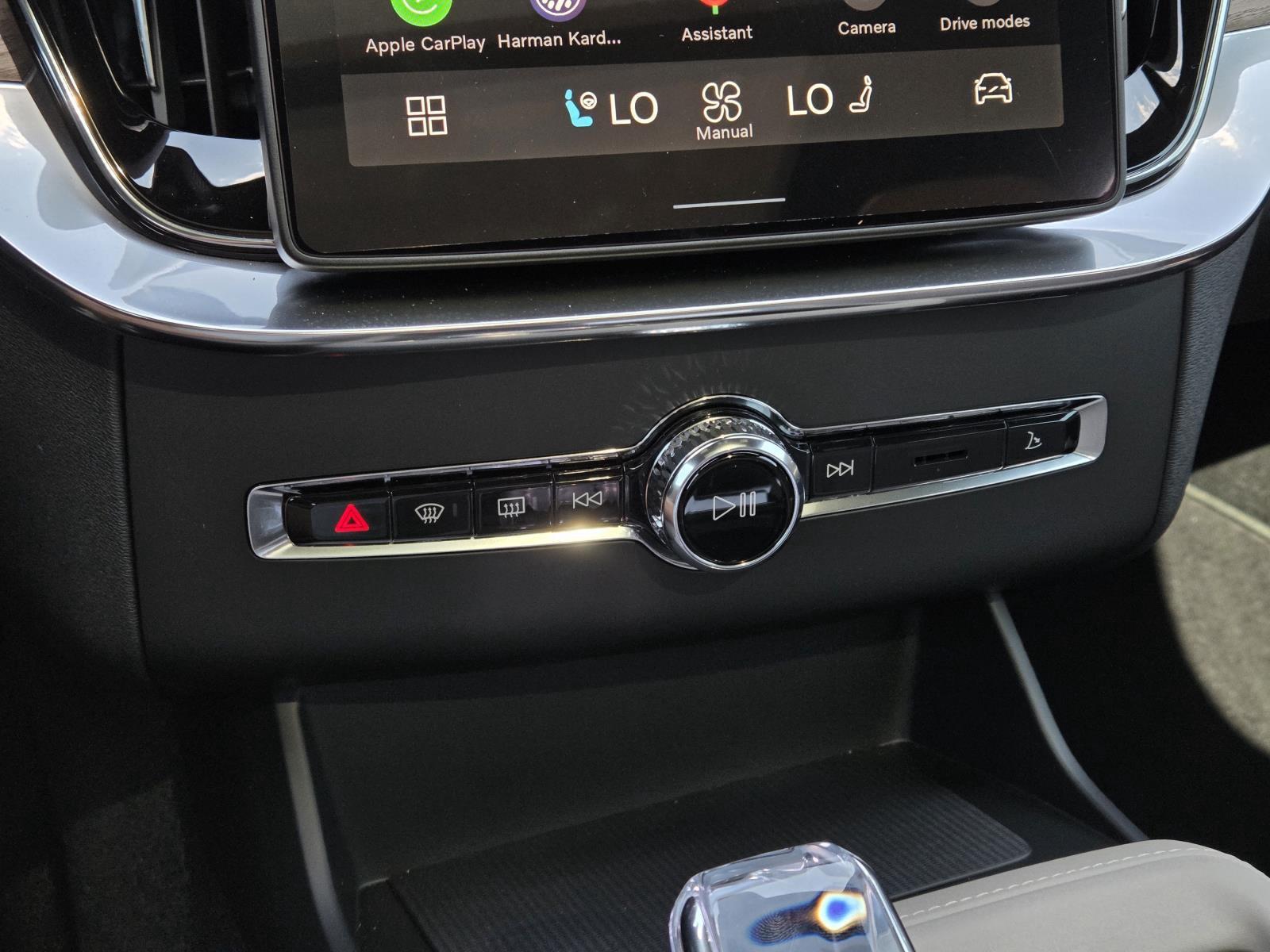 2026 Volvo XC90 Ultra - Photo 28