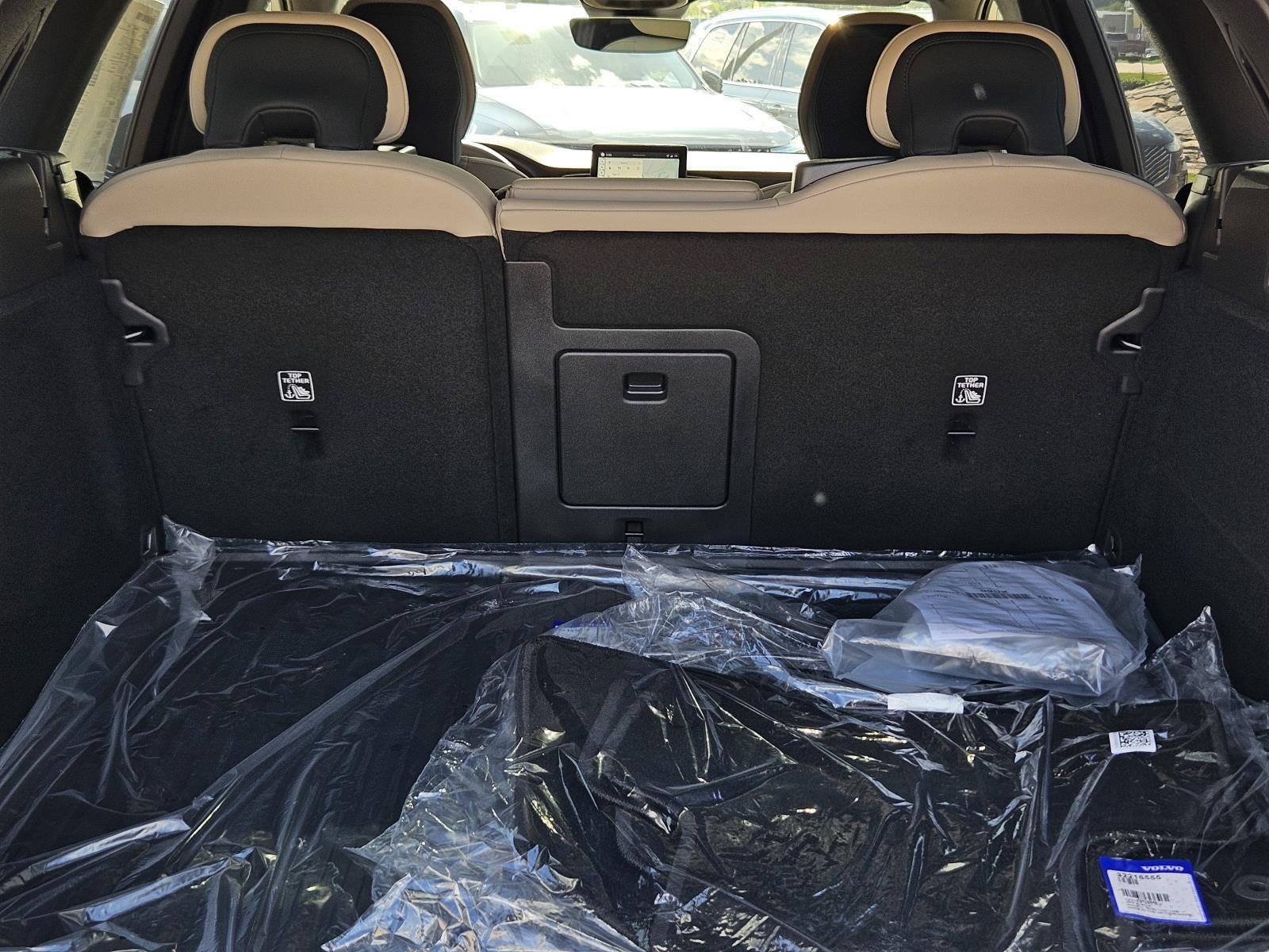 2026 Volvo XC60 Plus - Photo 12