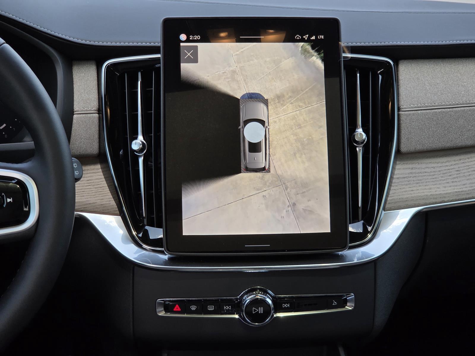 2026 Volvo XC90 Ultra - Photo 16