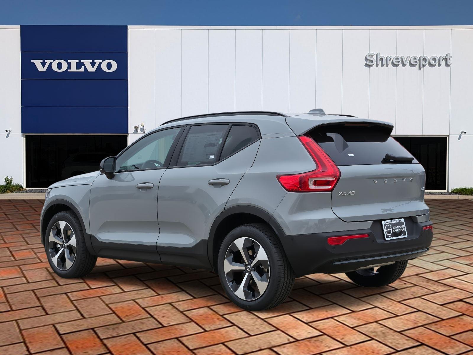 2026 Volvo XC40 Plus - Photo 6