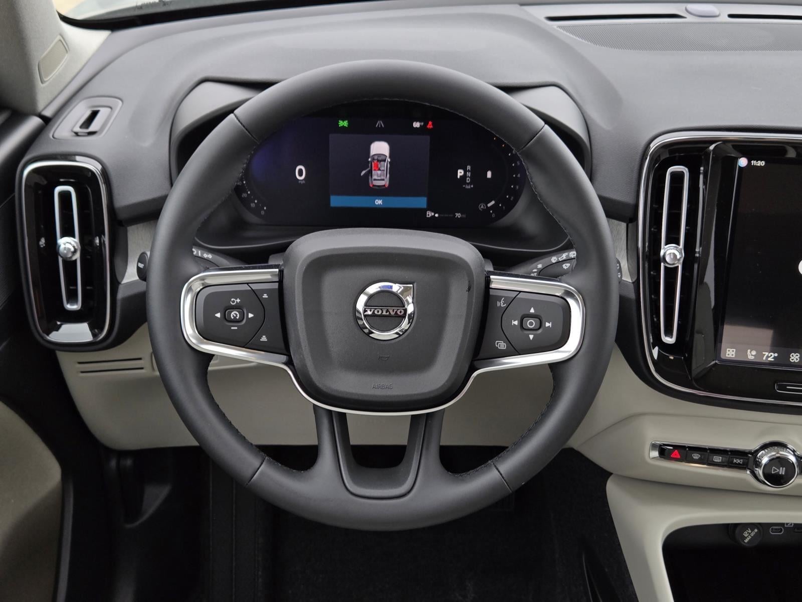 2026 Volvo XC40 Plus - Photo 28