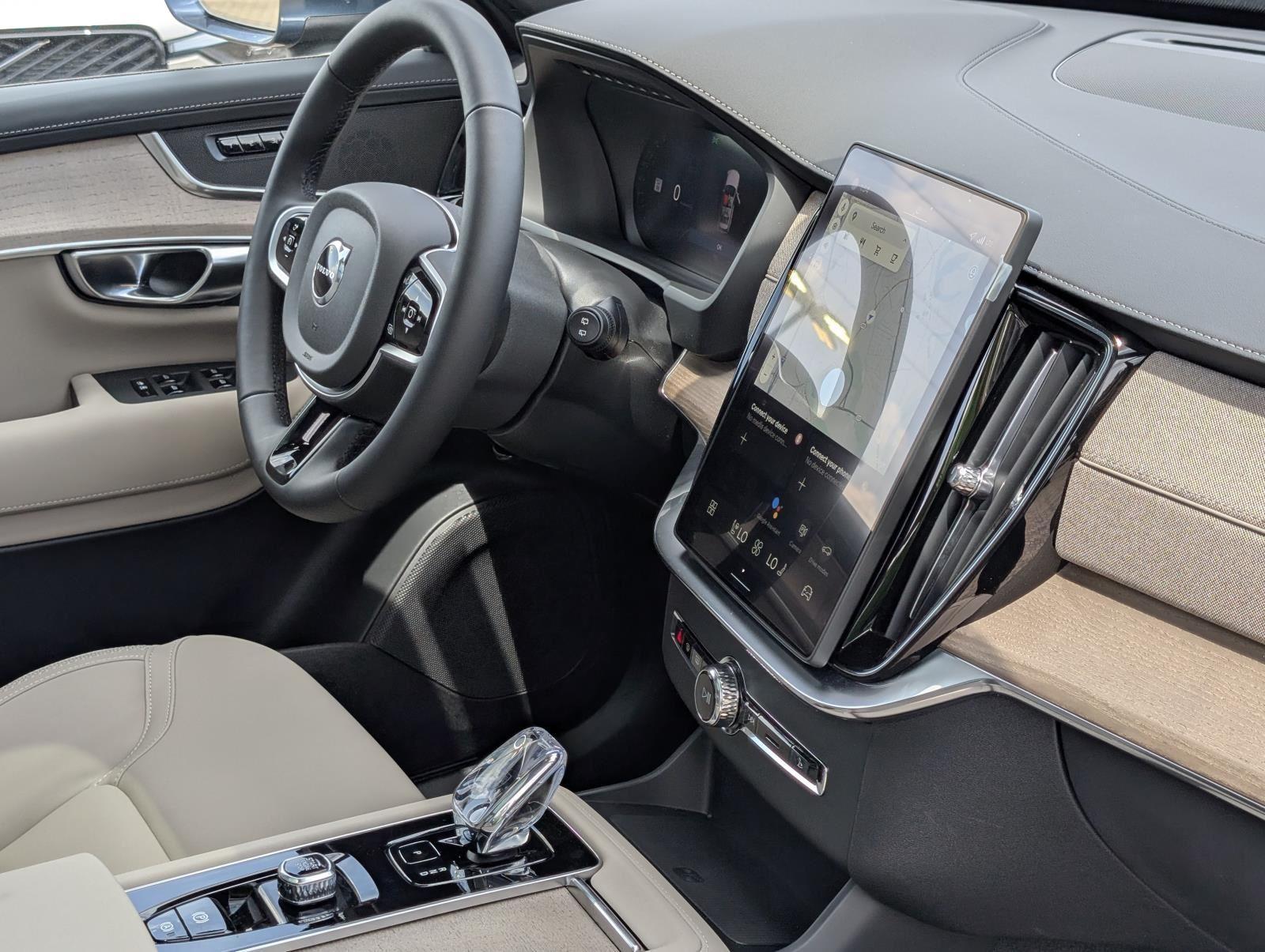 2026 Volvo XC90 Plus - Photo 36