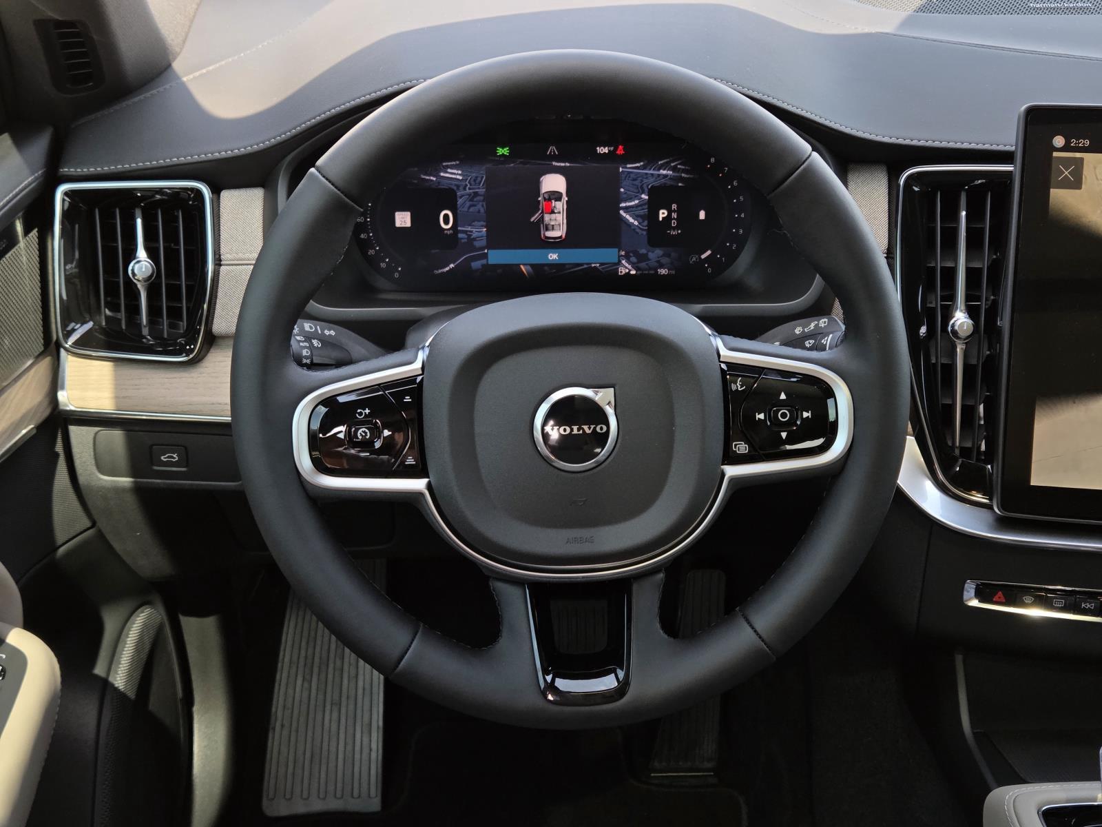 2026 Volvo XC90 Plus - Photo 18